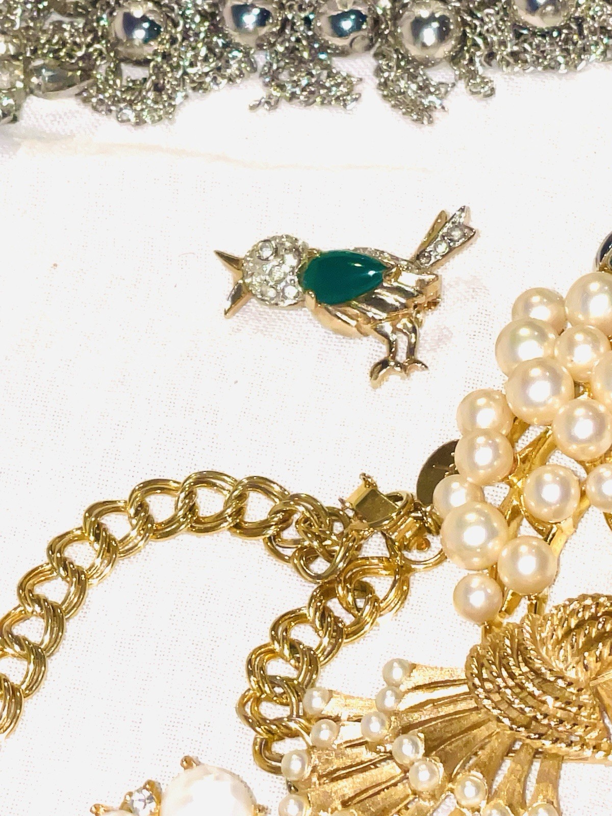 LARGE VINTAGE JEWELRY LOT CROWN TRIFARI GIVENCHY ELGIN HOBE ST JOHN LISNER MORE!