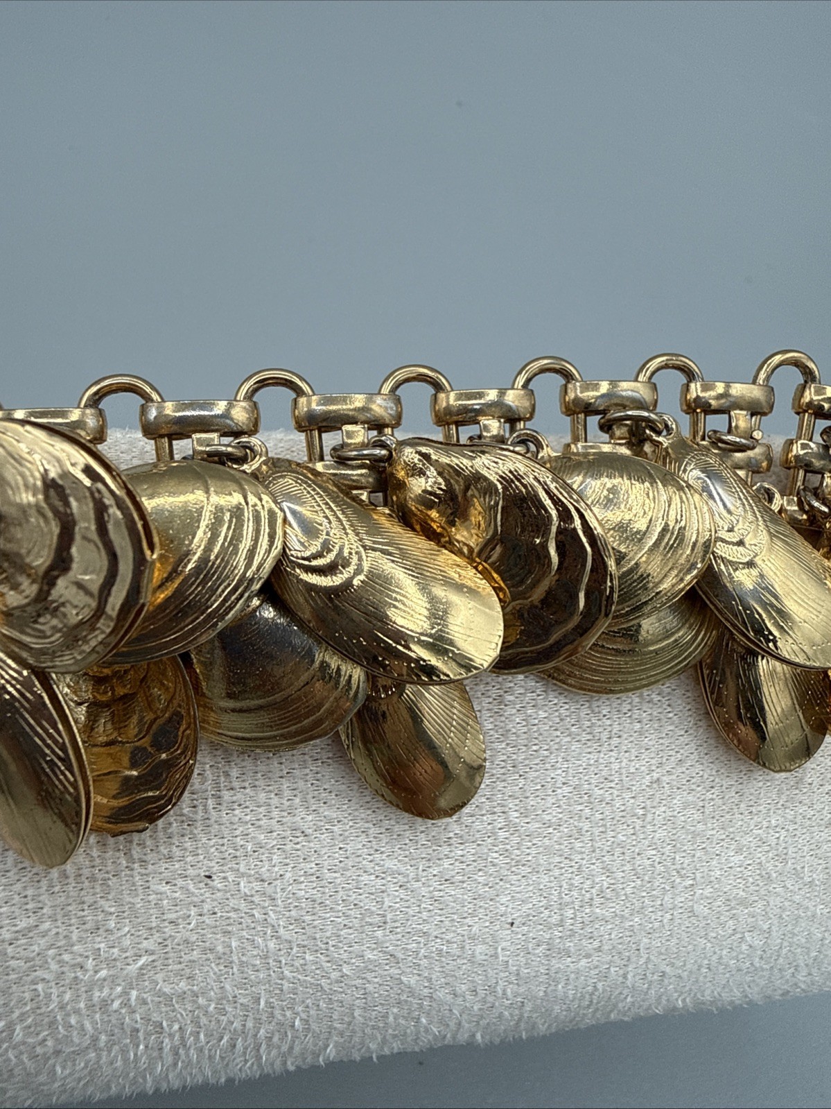 Napier Eugene Bertolli Clam, Oyster & Mussel Shell Gold Tone Charm Bracelet 1980