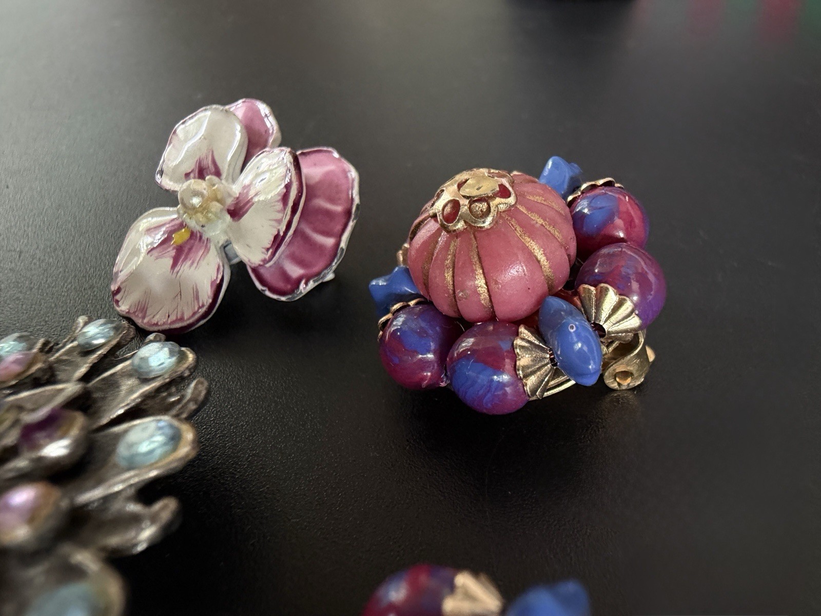 Costume Jewelry Lot 4pc Rhinestone Starburst Brooch Enamel Pansy Hong Kong VTG