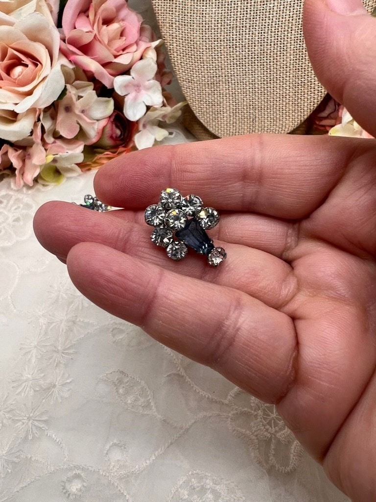 Pale Blue Crystal Screw Back Earrings: Vintage Rhinestone Jewelry .75″