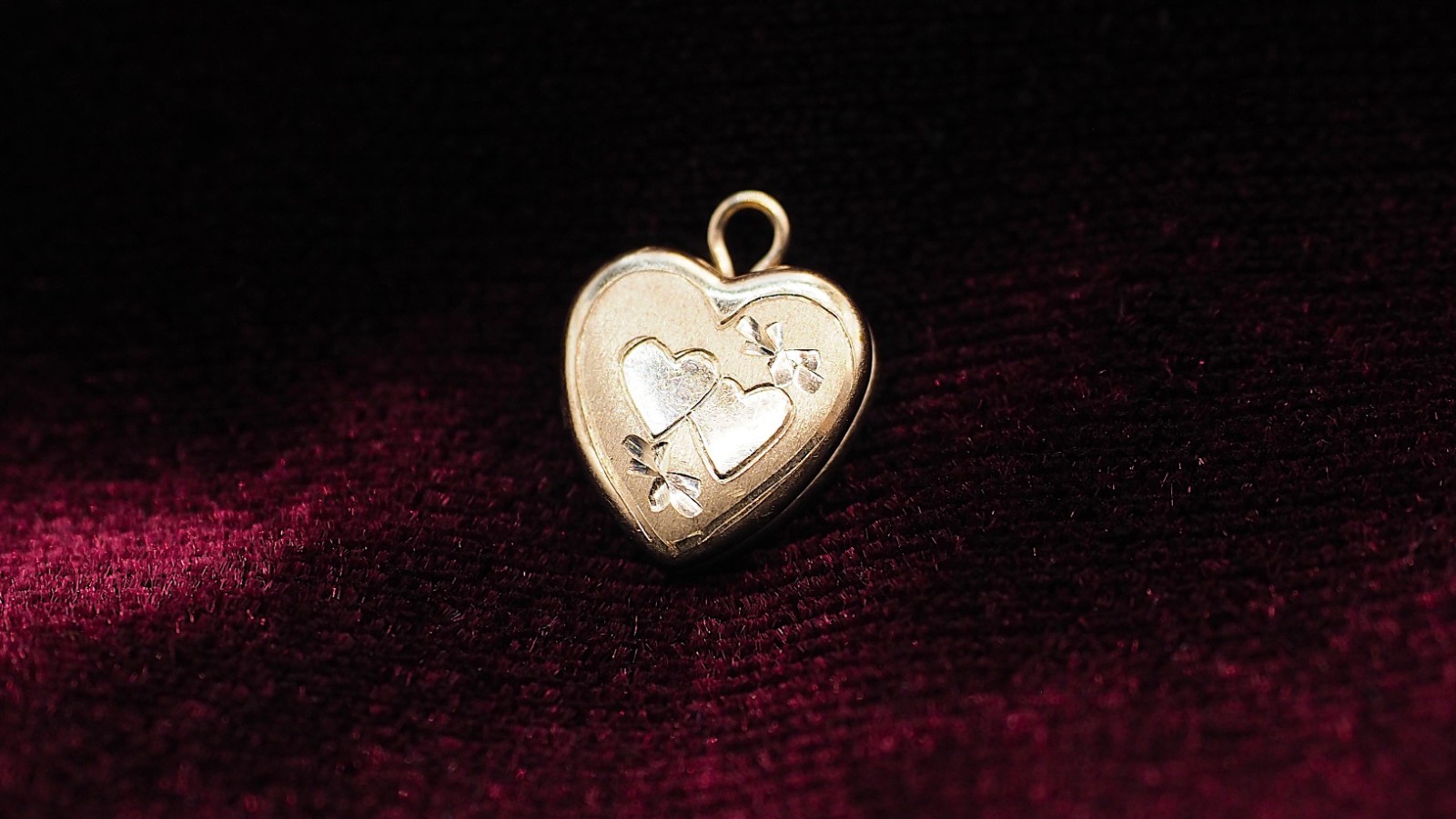Vintage – PPC – 14K Yellow Gold Filled – Tiny Hearts Locket Pendant/ Charm