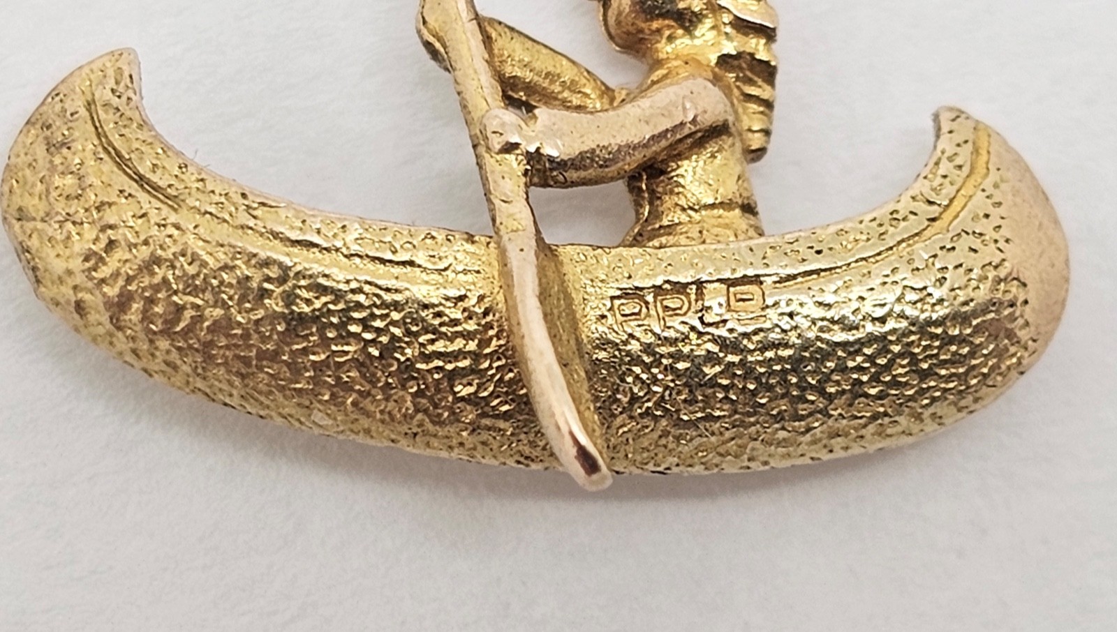 1921 PAYTON PEPPER CO. BIRMINGHAM 9K SOLID GOLD N.A. INDIAN ROWING A CANOE CHARM