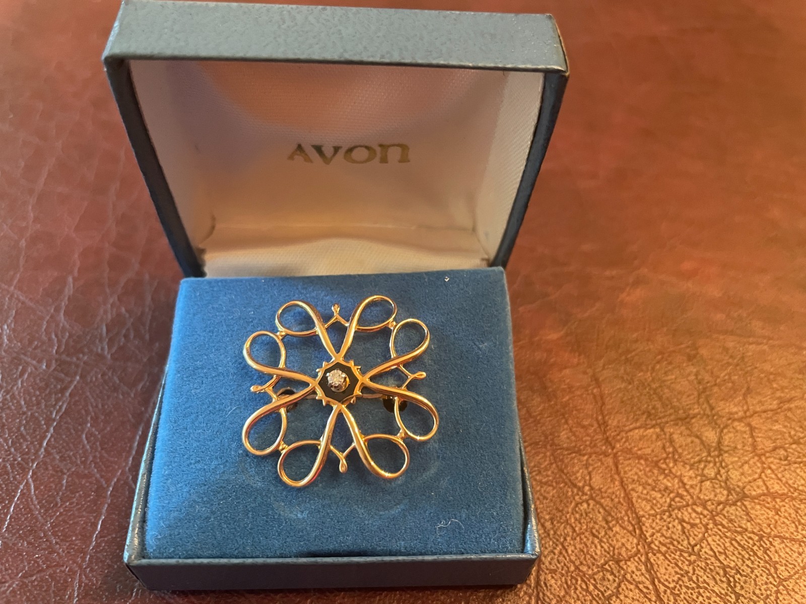 Vintage AVON 10K Yellow Gold Diamond & Onyx Award Pin/ Brooch w/Box & Booklet