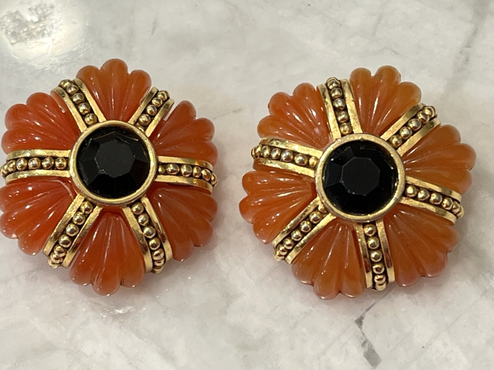 Vintage Chunky Round Butterscotch Acrylic/Resin Statement Clip-on Earrings 1.50″