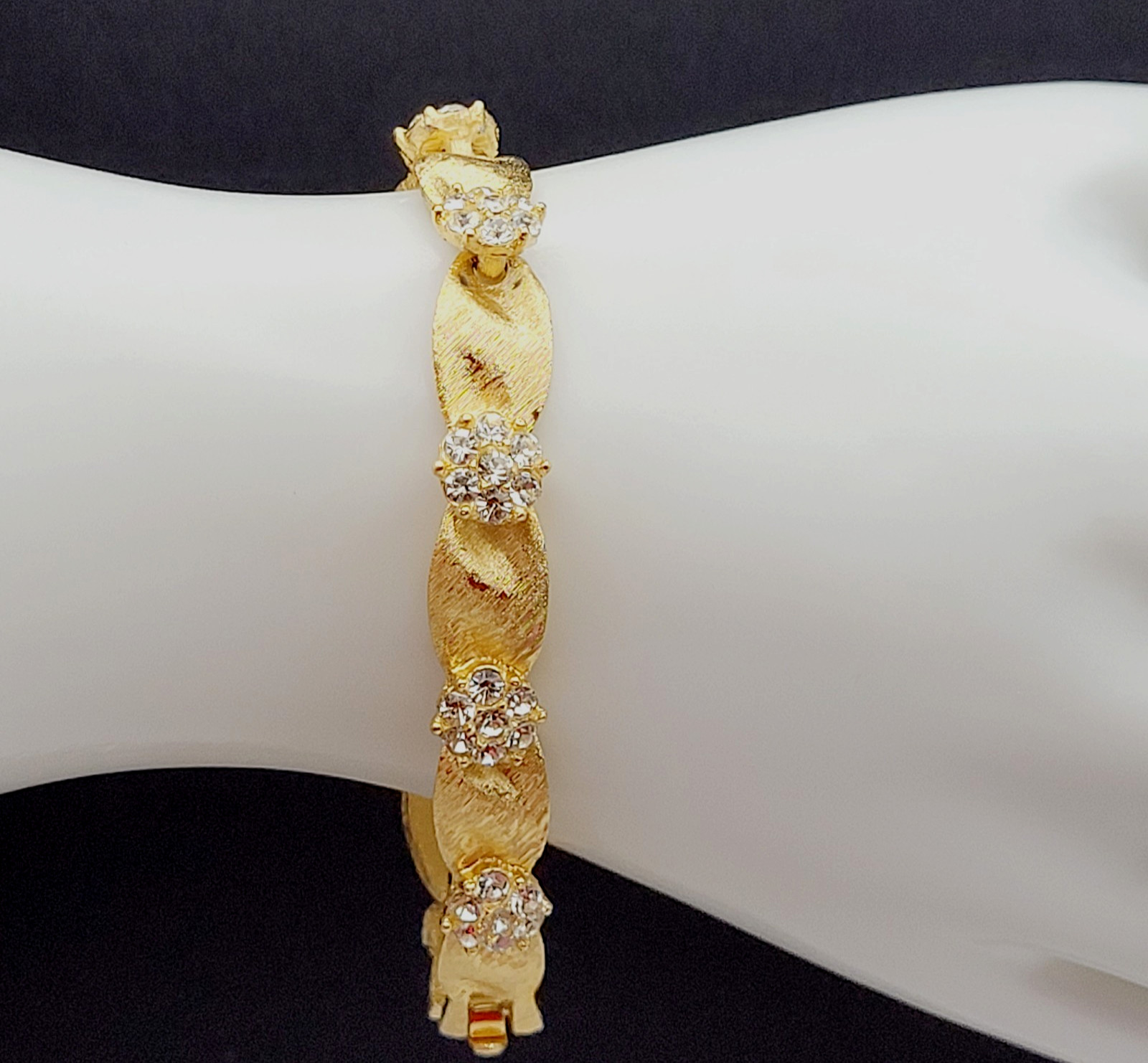 Crown Trifari April Birthday Series Ribbon Flower Clear Rhinestone Link Bracelet