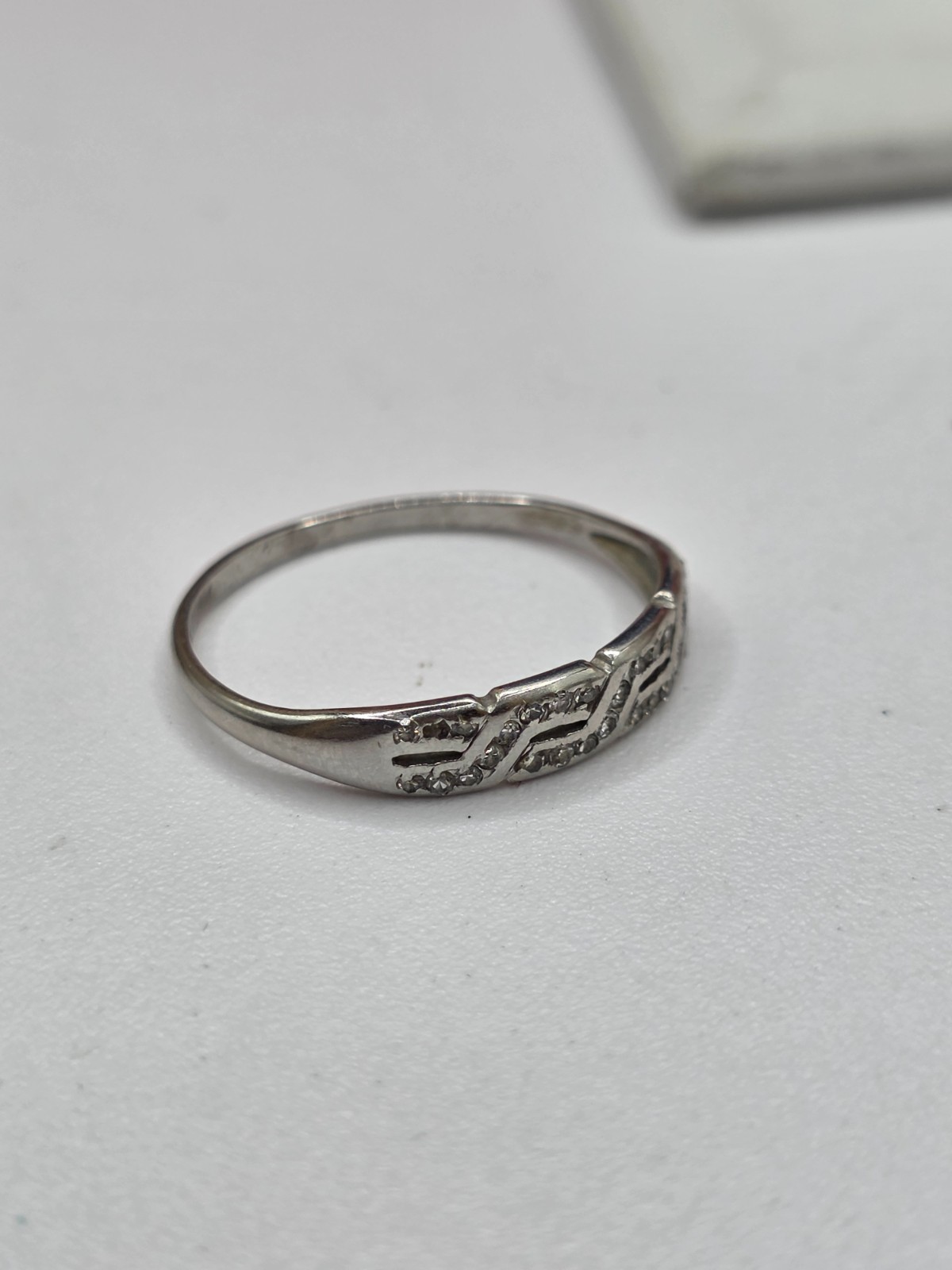 Antique Platinum Diamond art Deco band ring rose cut diamonds