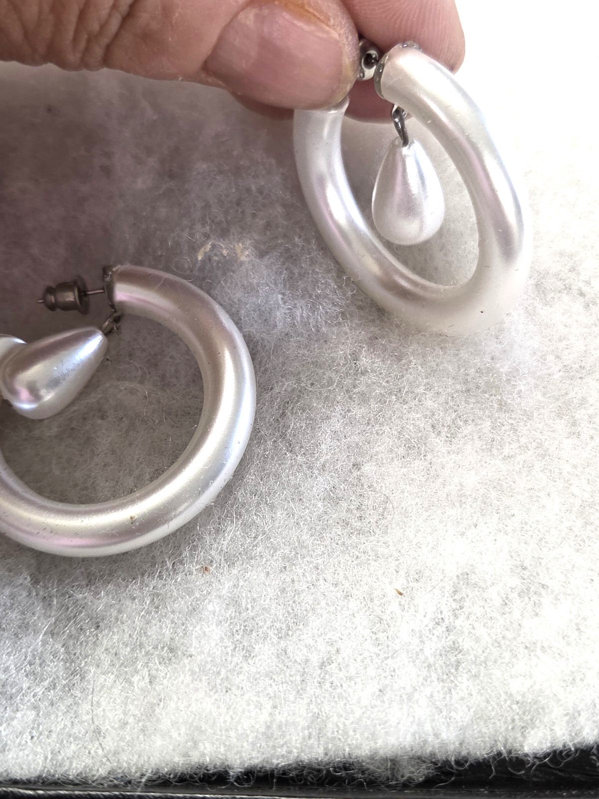 Vtg silver tone faux pearl Hoop pierced Earrings