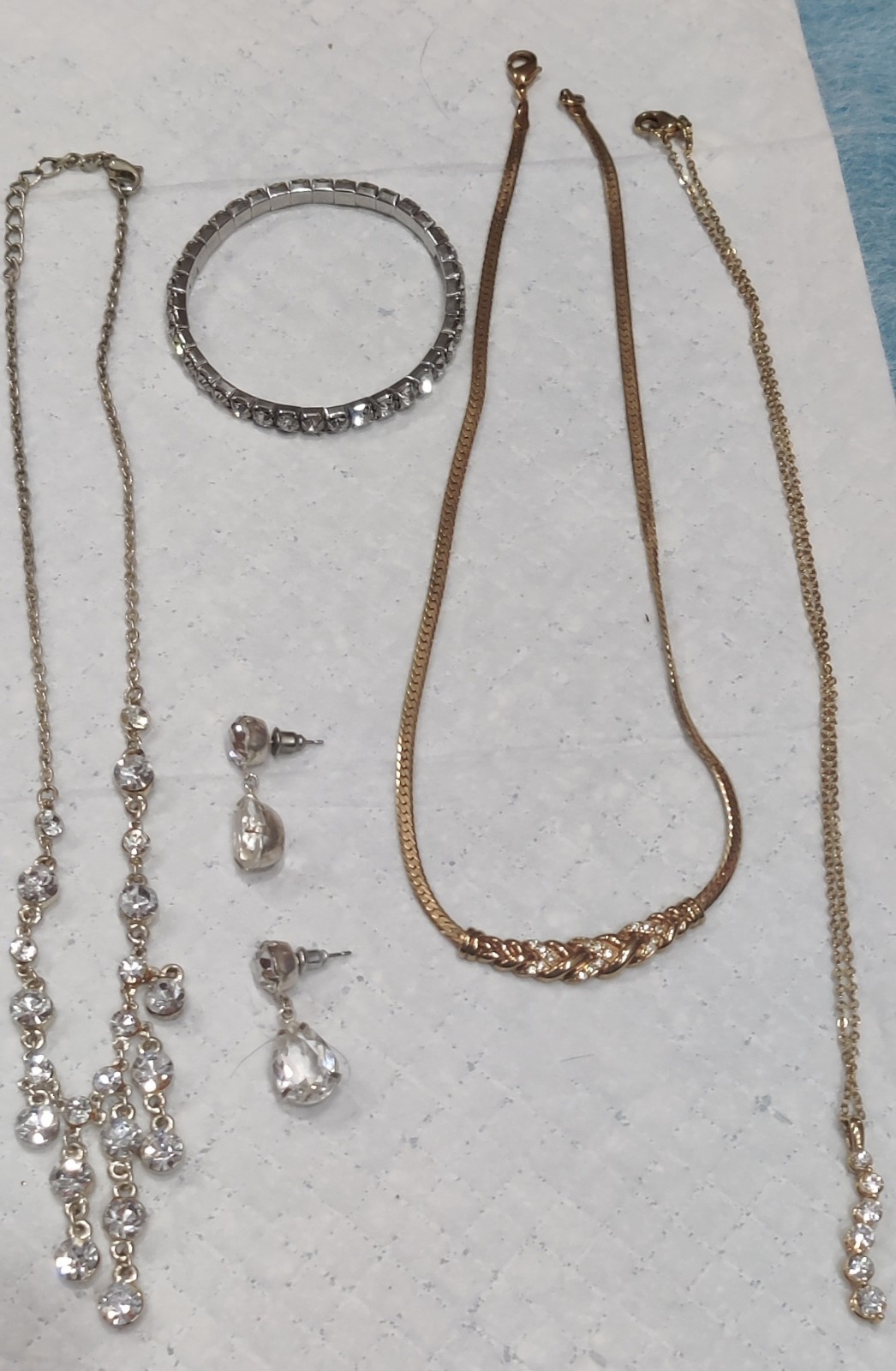 Lot Of Estate Costume Jewelry, 15 Pcs