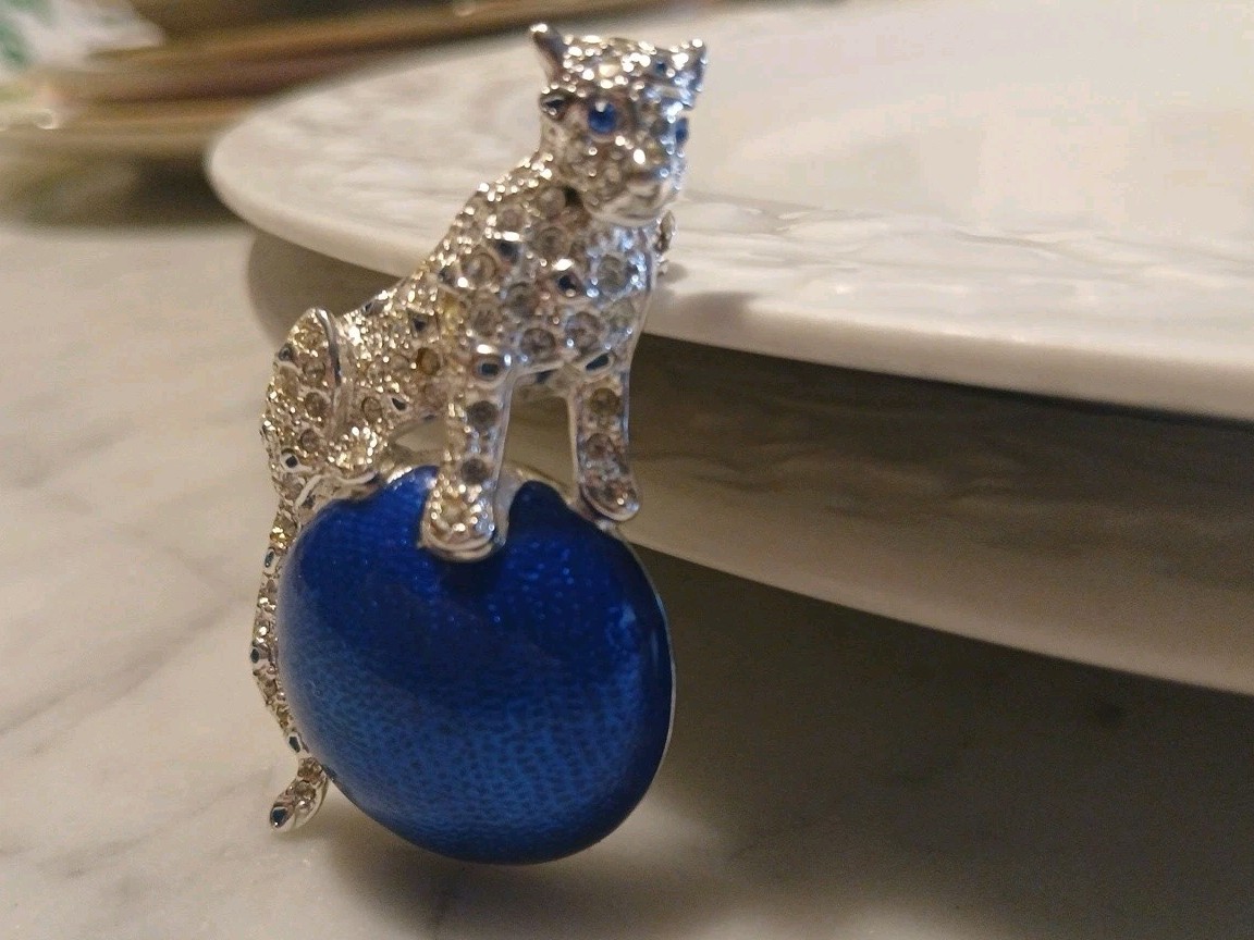 Amazing Vintage Napier Brooch Silvertone Leopard on Blue/Earth/Ball Crystals