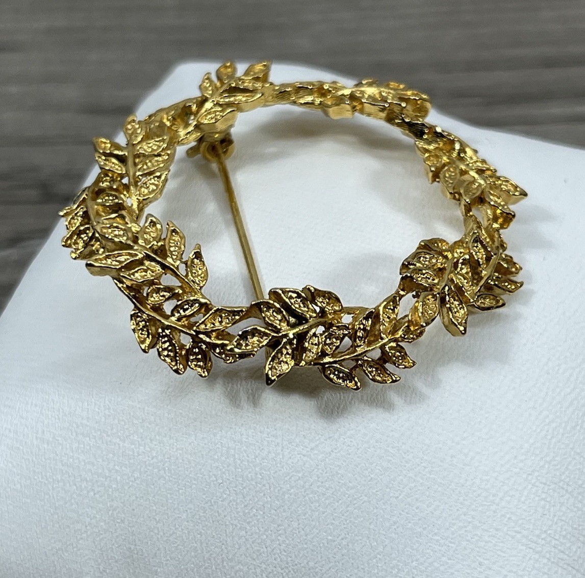Vintage Gold Filled Brooch Round Wreath A 1847 Signed Leaves 1 3/4″