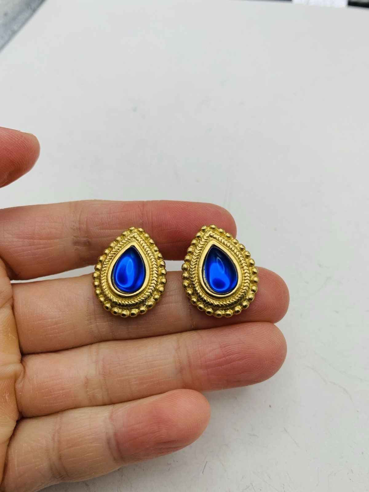 Vintage Trifari Cobalt Blue Jelly Cabochon Pear Teardrop Gold Tone Earrings