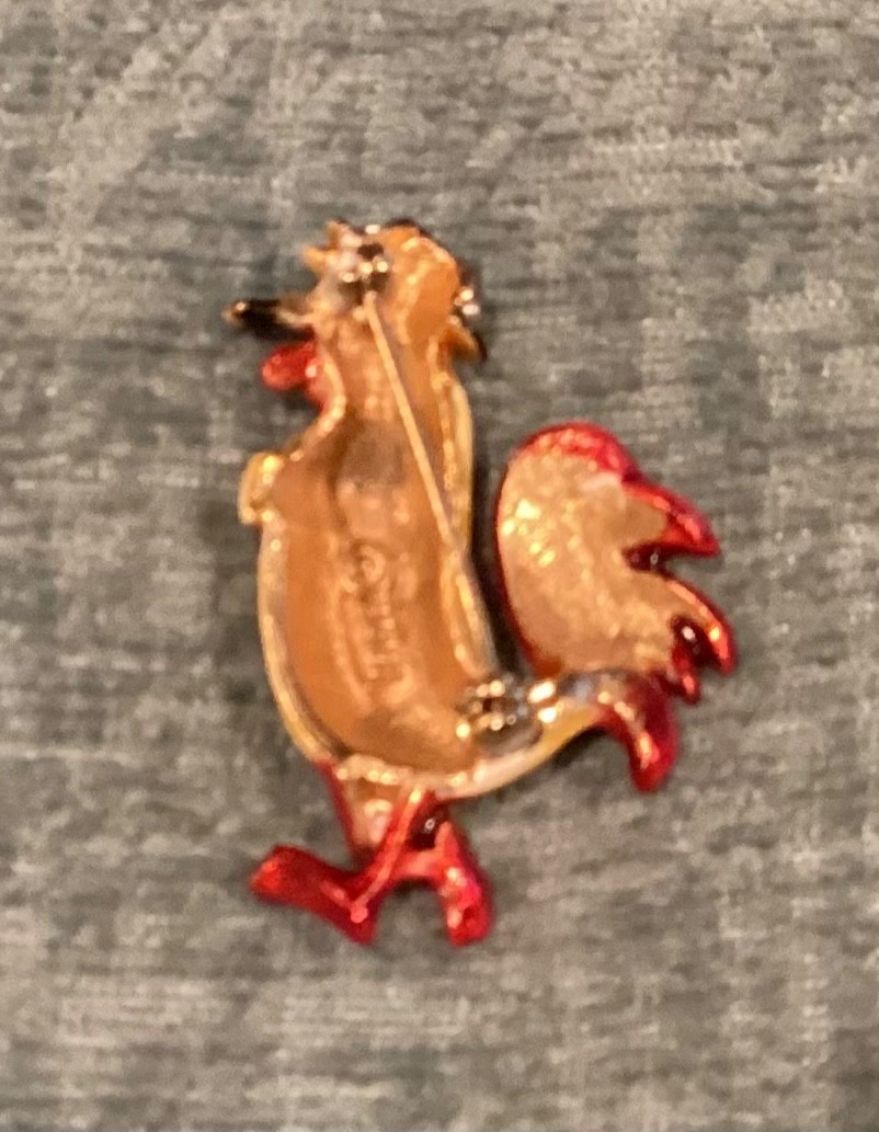 1950s vintage “Madame Smoking Hen” brooch by HAR excellent