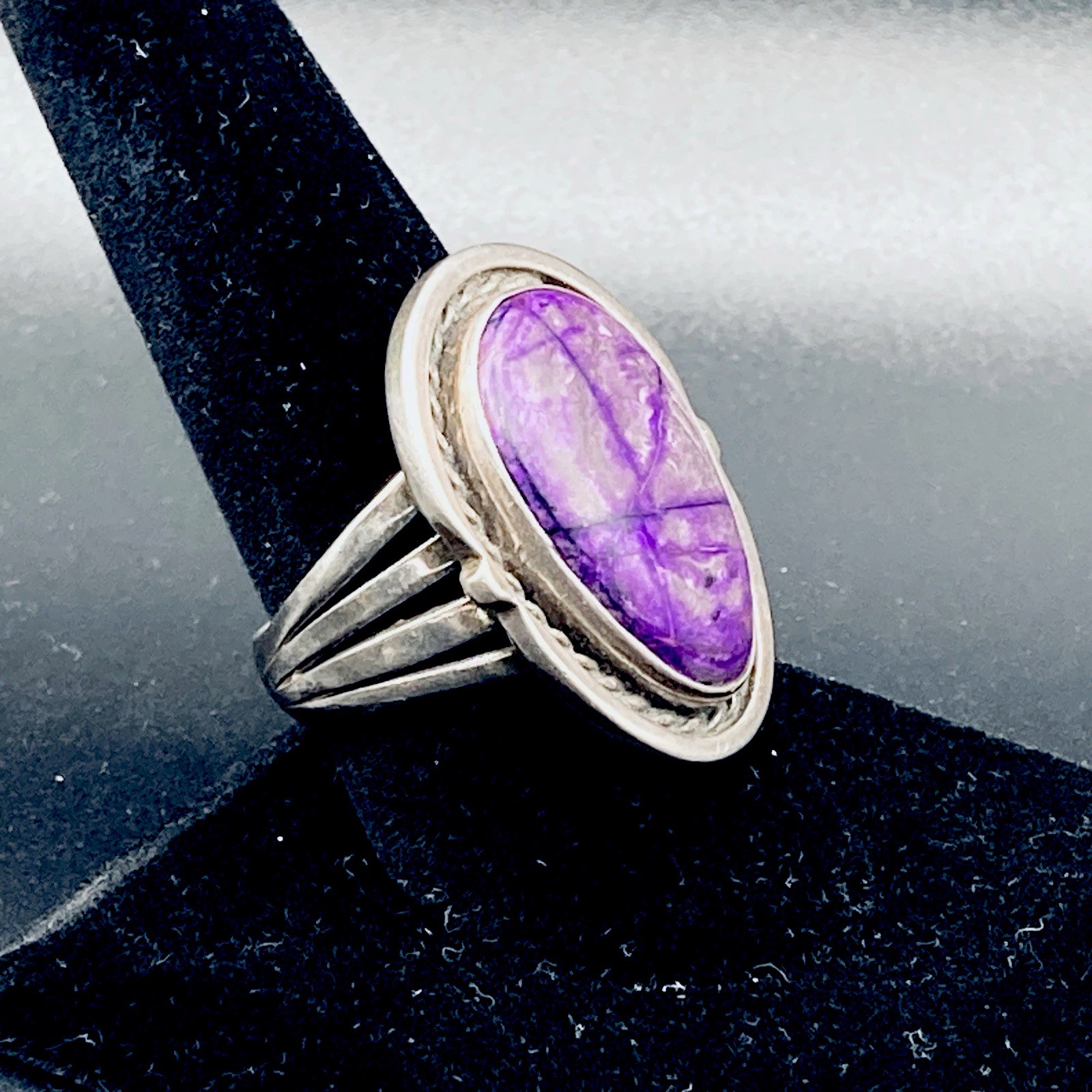 Vintage Navajo Sterling Silver Purple Sugilite Oval Ring Size 9.75