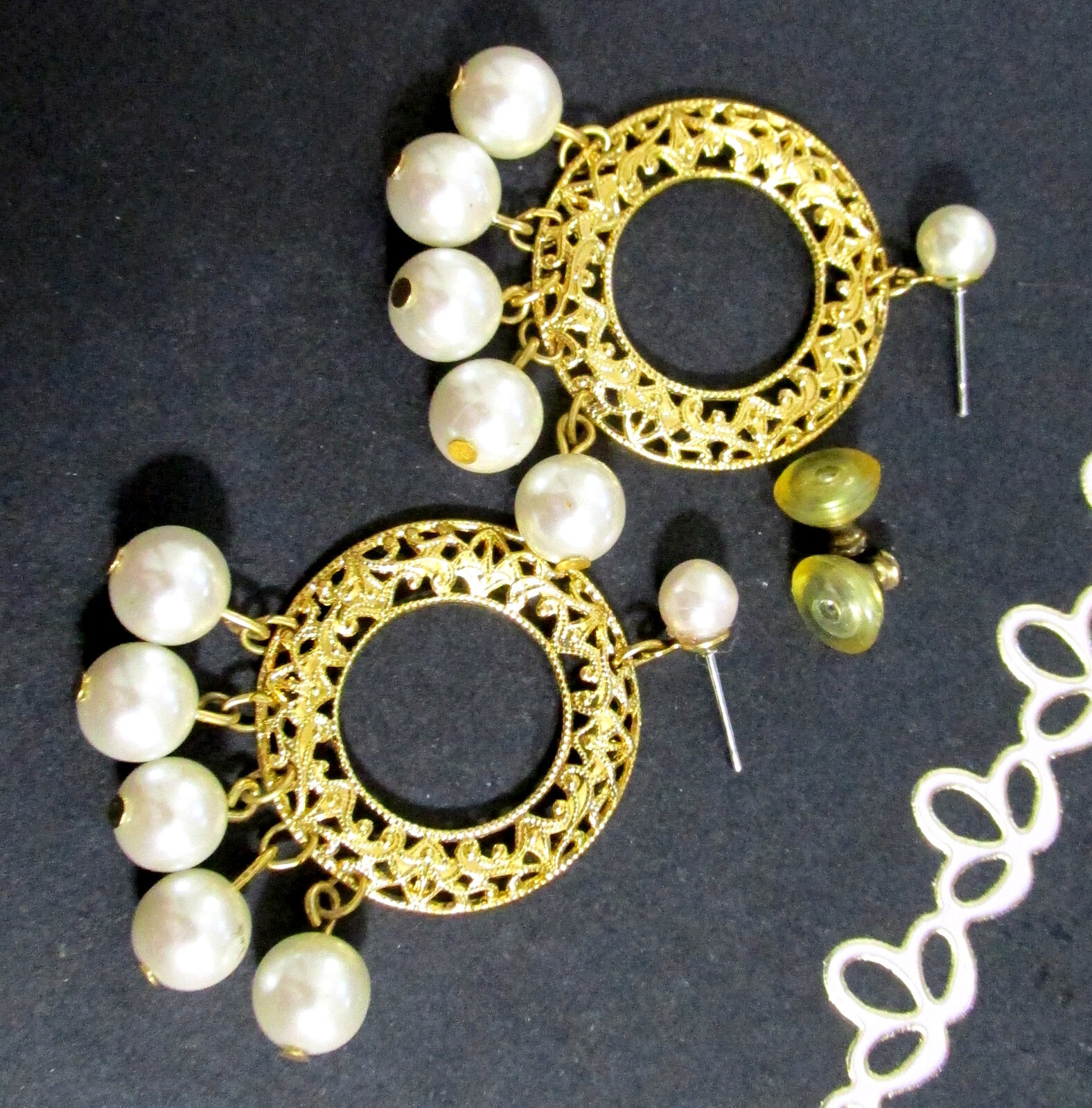 VTG RUNWAY NAPIER DANGLING FILIGREE GP 2″ HOOP FAUX PEARL EARRINGS POSTS EXC