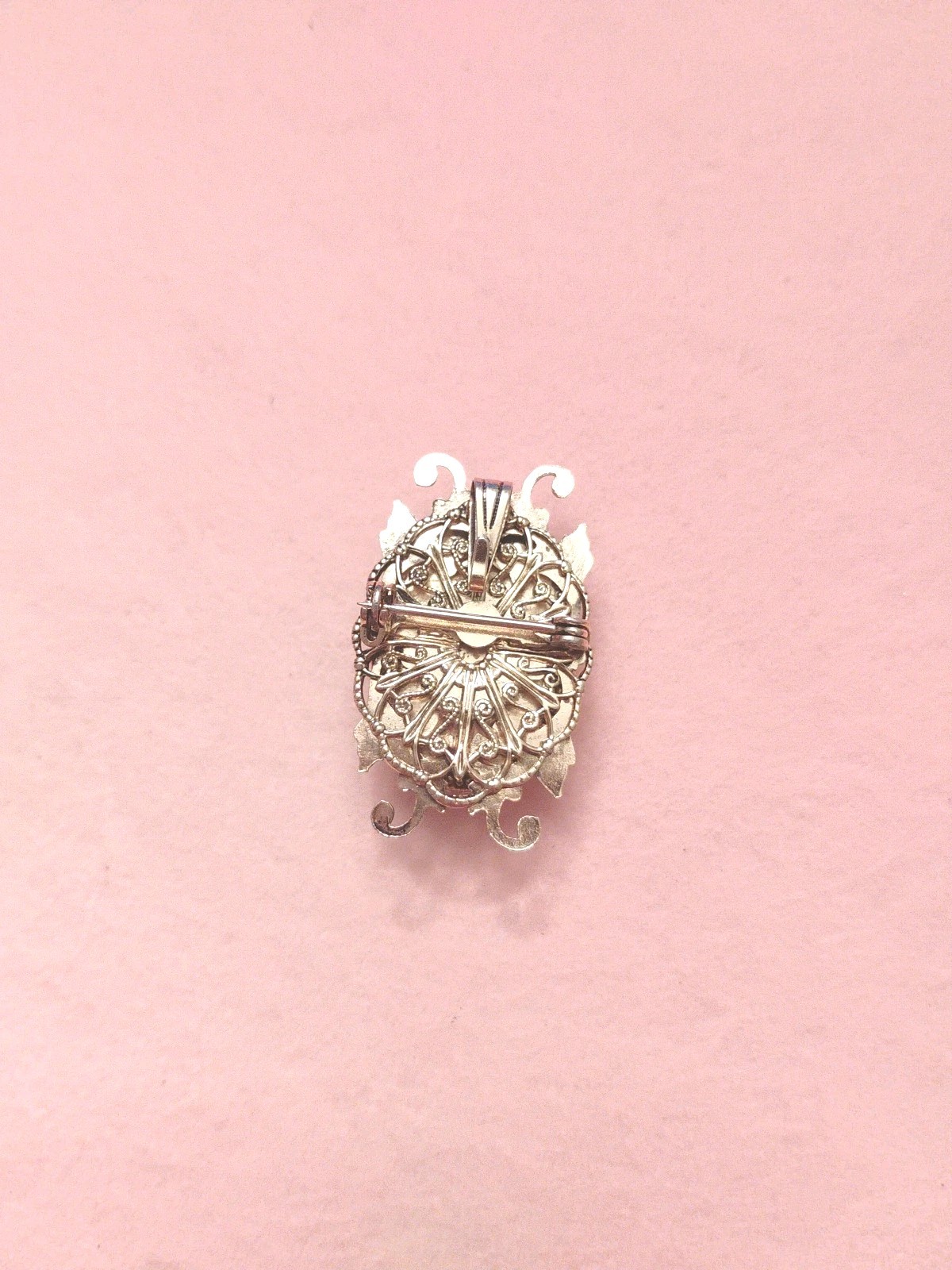 VTG Scarab Beetle Gold tone Pendant/ Brooch. Excellent Condition