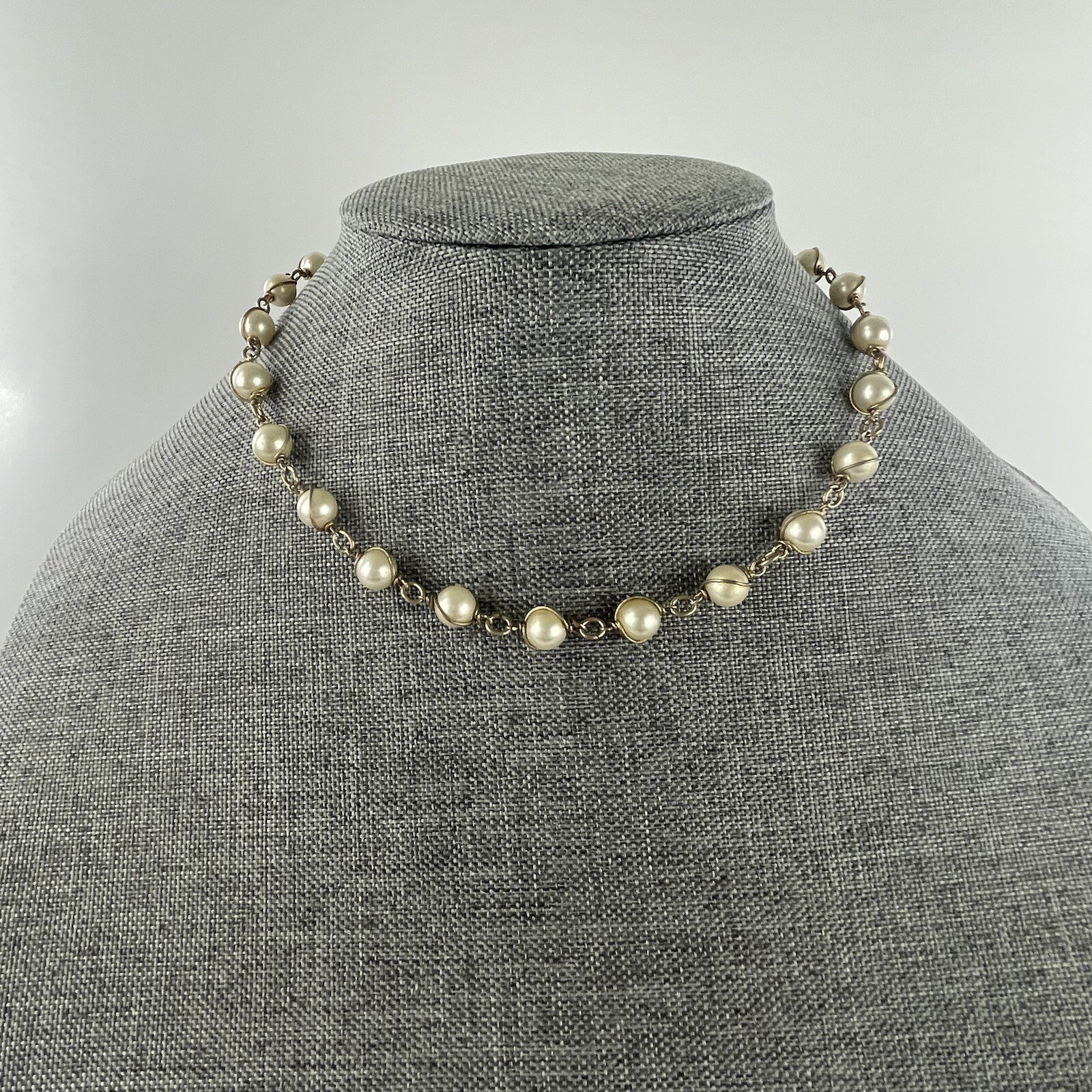 Sarah Coventry Gold Tone Wire Wrapped Faux Pearl Necklace 18″Vintage