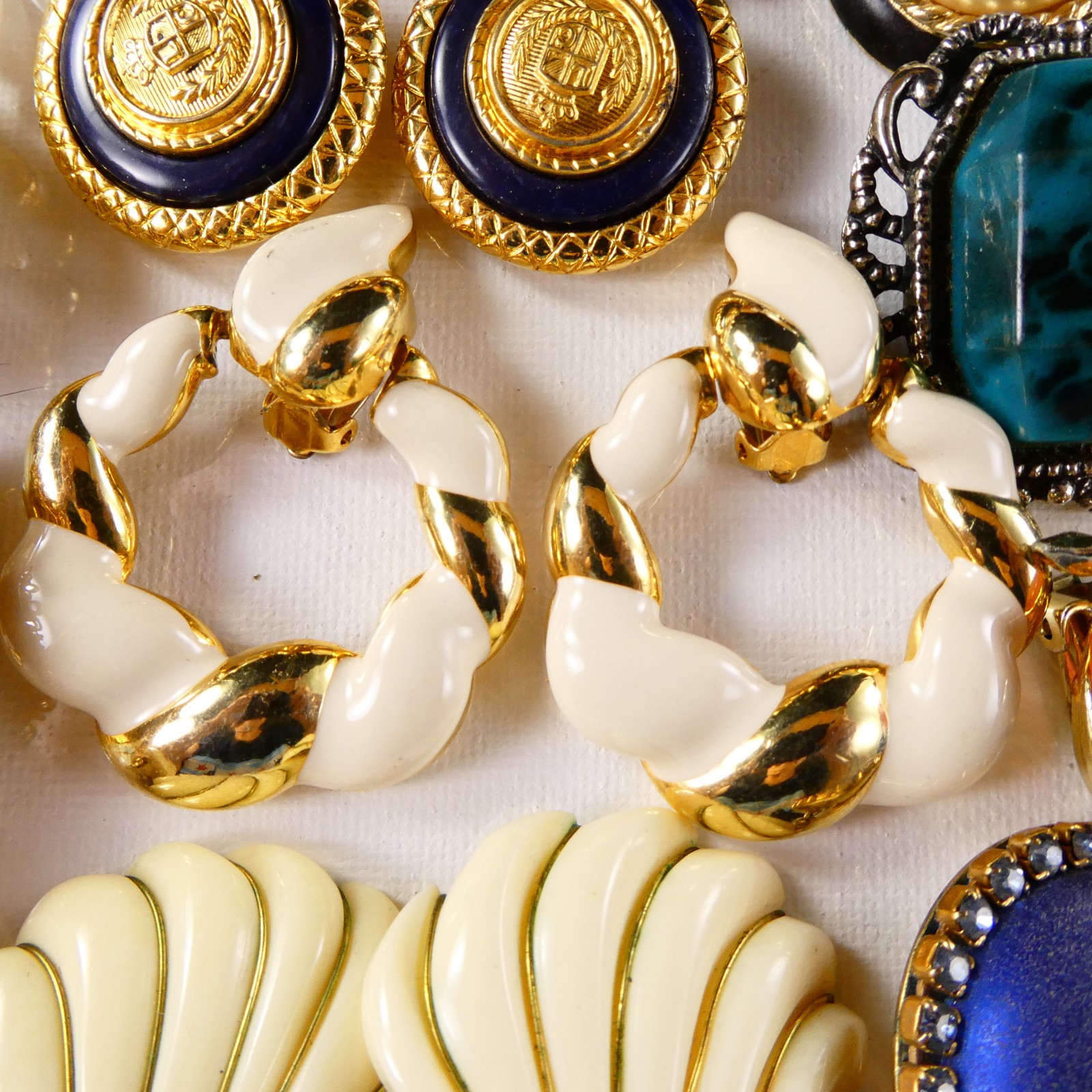 Vintage Clip On Earrings Jewelry Lot 26 Pairs Some Signed Napier Coro Carolee