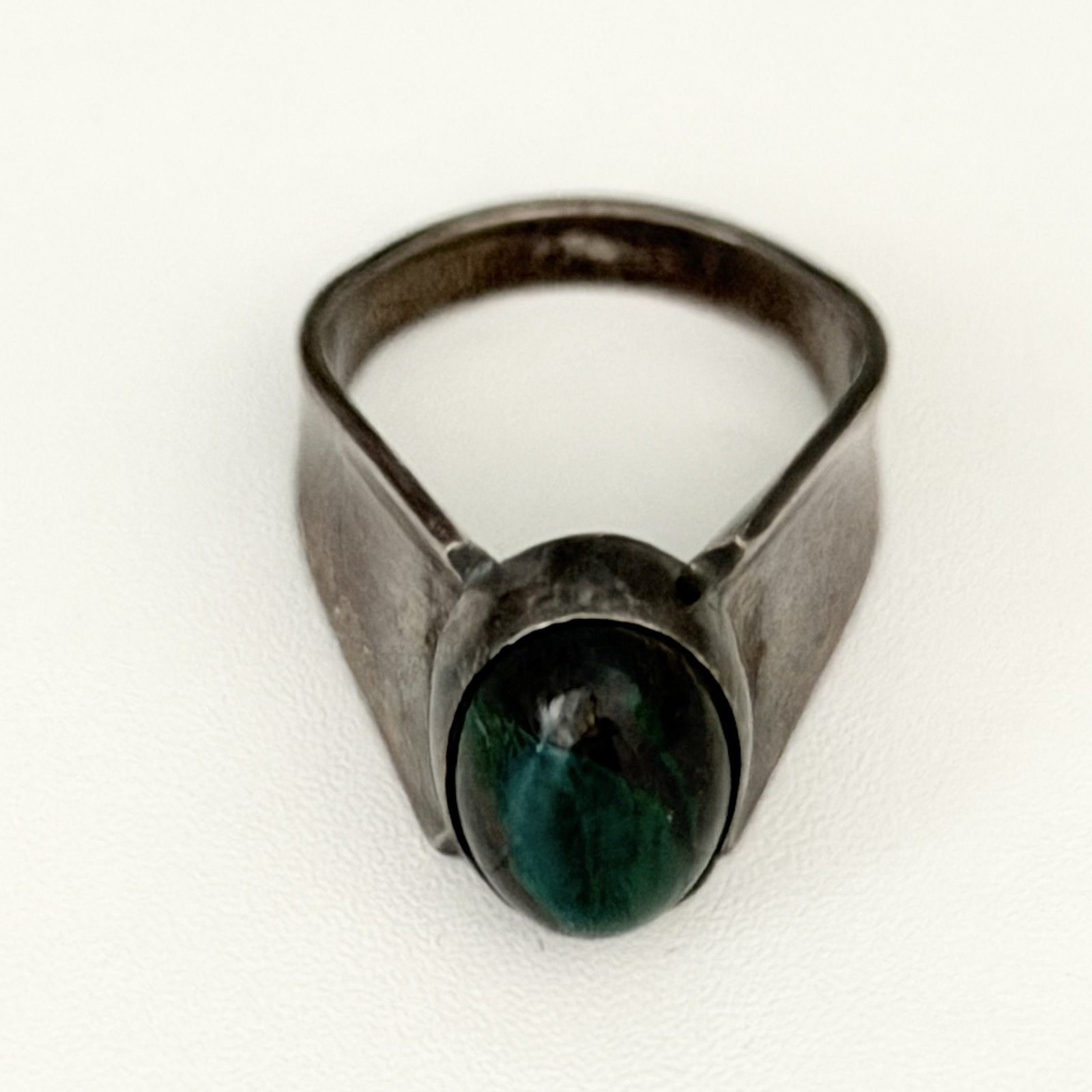Vintage Israel Modernist Designer 925 Sterling Silver Green Stone Ring Size 7.25