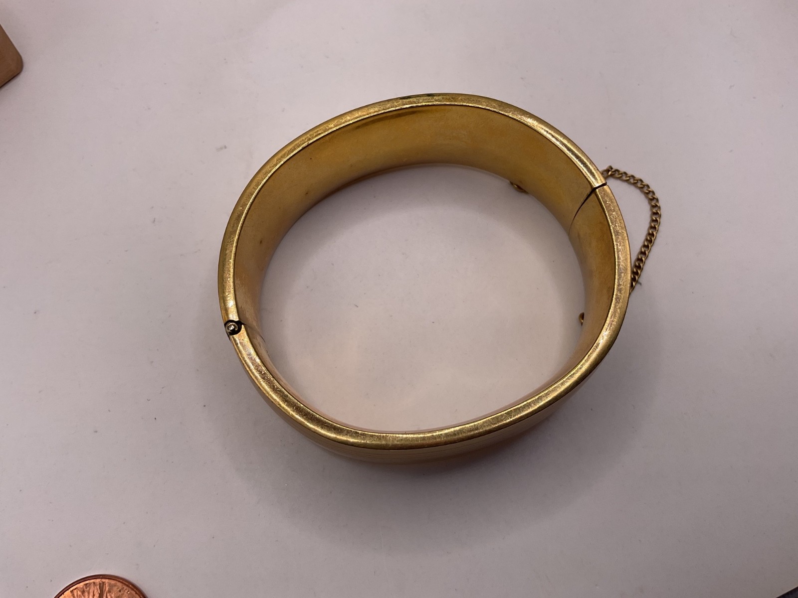 BEAUTIFUL vintage Victorian GOLD FILLED etched wide hinged BANGLE. Monogram H