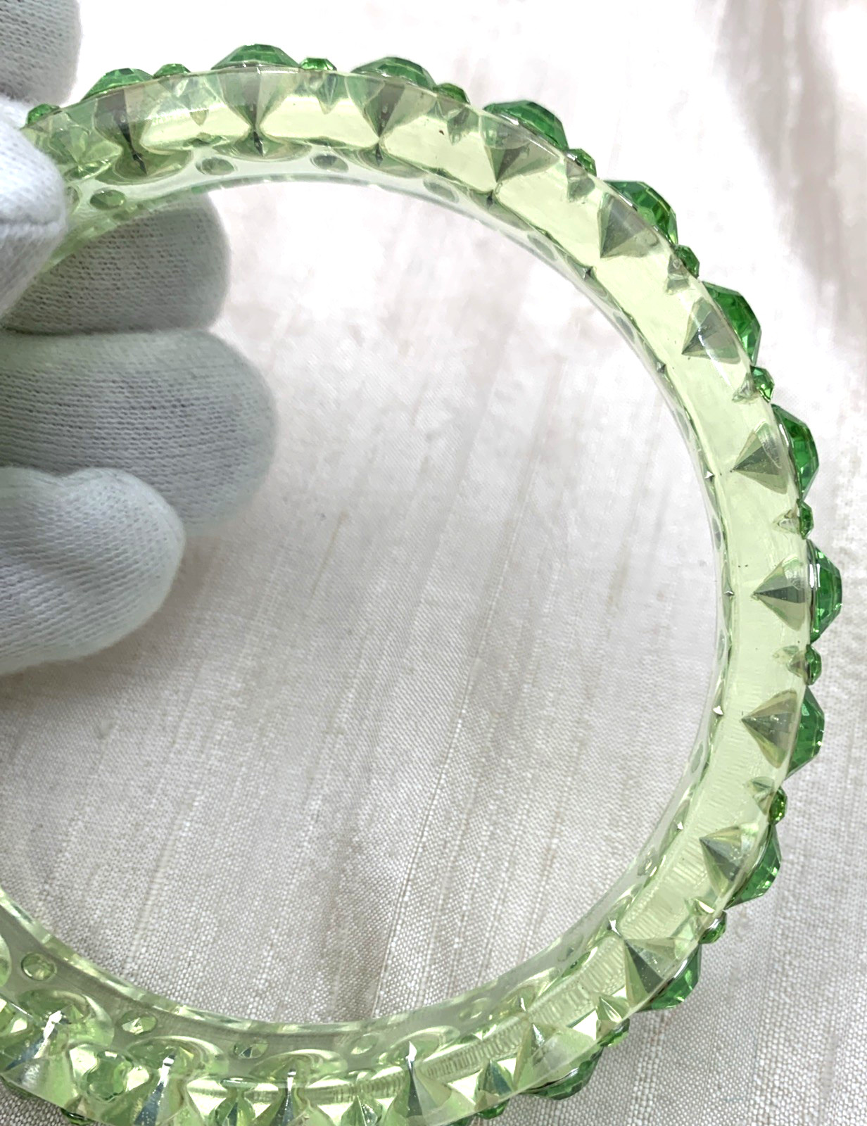 Vintage Art Deco Lucite & Rhinestone Bangle Bracelet Green Clear 8-1/4” IC