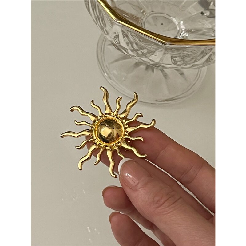 Vintage Enamel Flower Brooch Women Men Jewelry Gift Collar Decor Badge Corsage