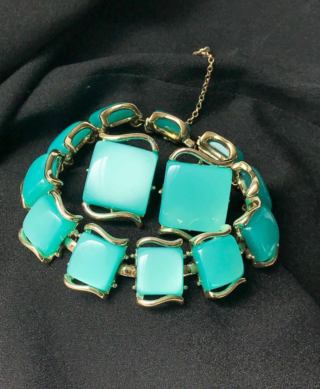 Vintage Link Style Teal Moonglow Thermoset/Lucite Bracelet & Earring Set – MINT