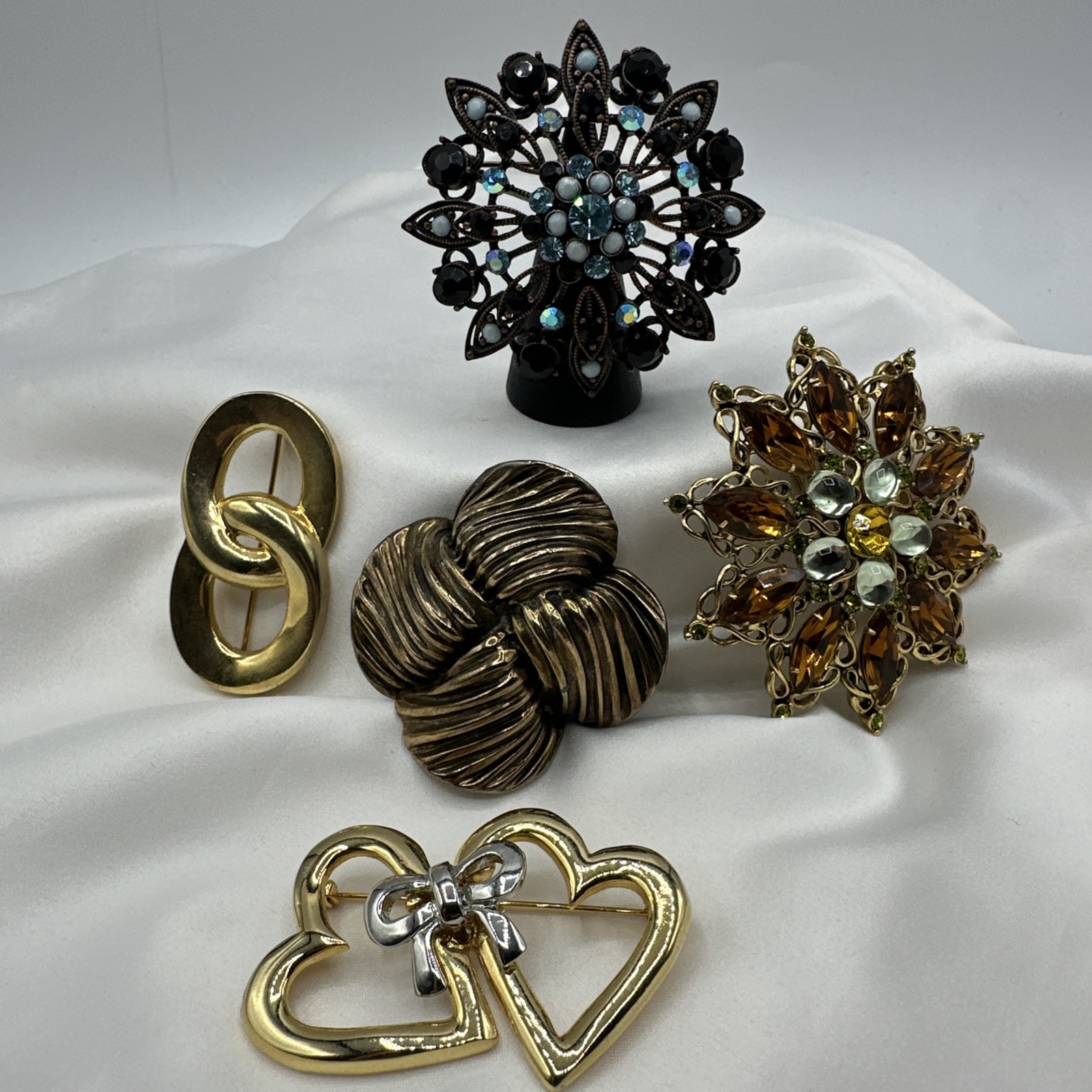 Lot of Five Mixed Vintage Brooches. See pics.