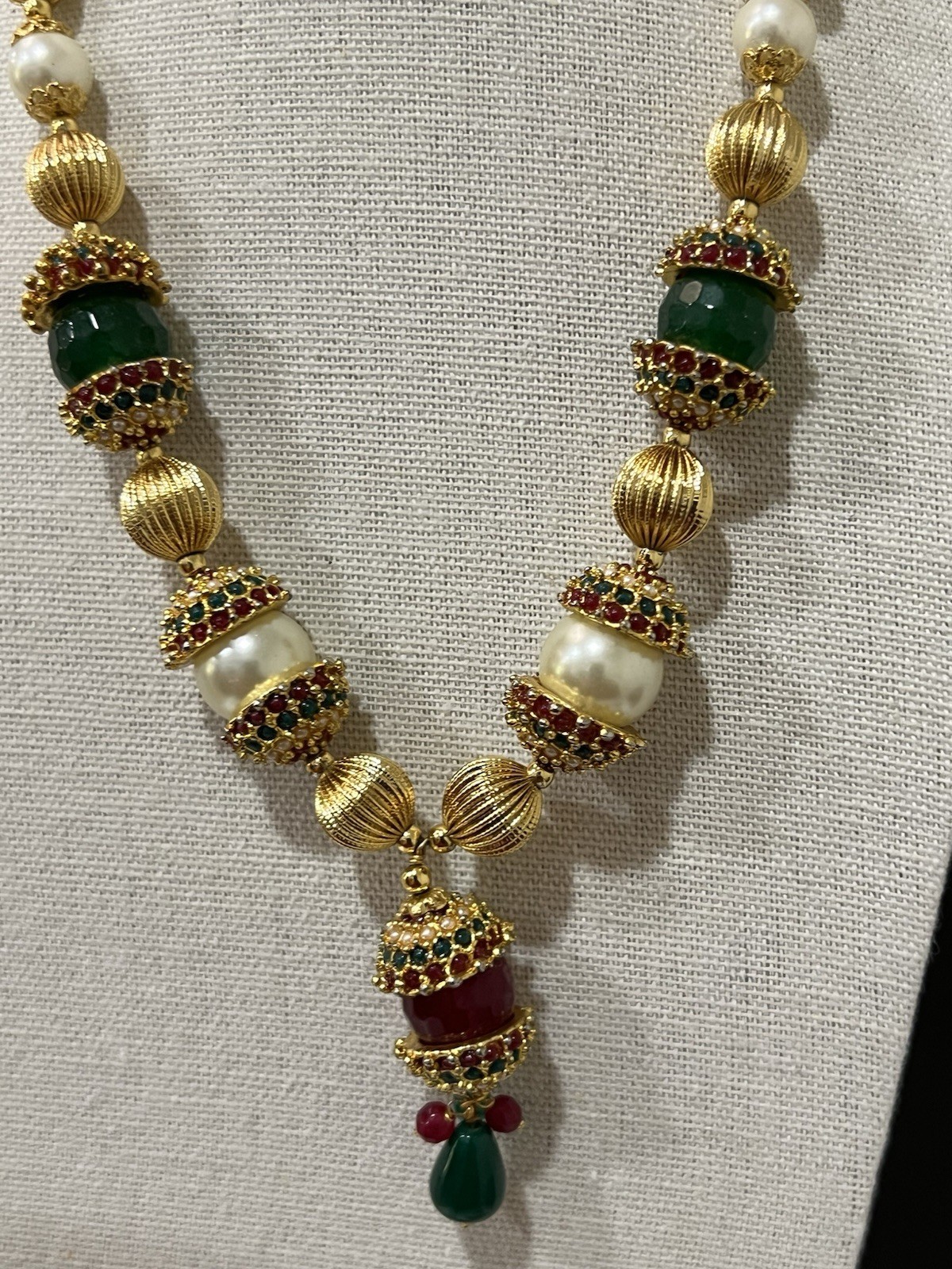Traditional Indian Style Necklace Gold Tone w Heavy Glass Beads Red Green Cream