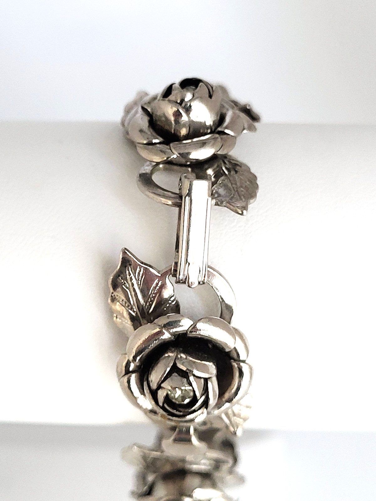 Vintage 3D Rose Linked Chain Bracelet Rhinestone center Stainless Steel 7.25″