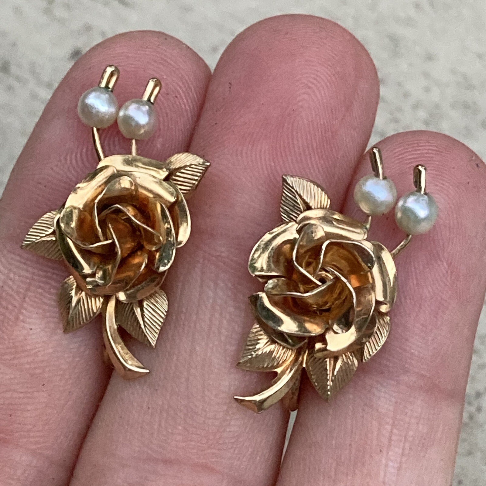 GORGEOUS Vtg 1950’s HG 1/20th 12K Gold Filled ROSES Pearl Screwback Earrings