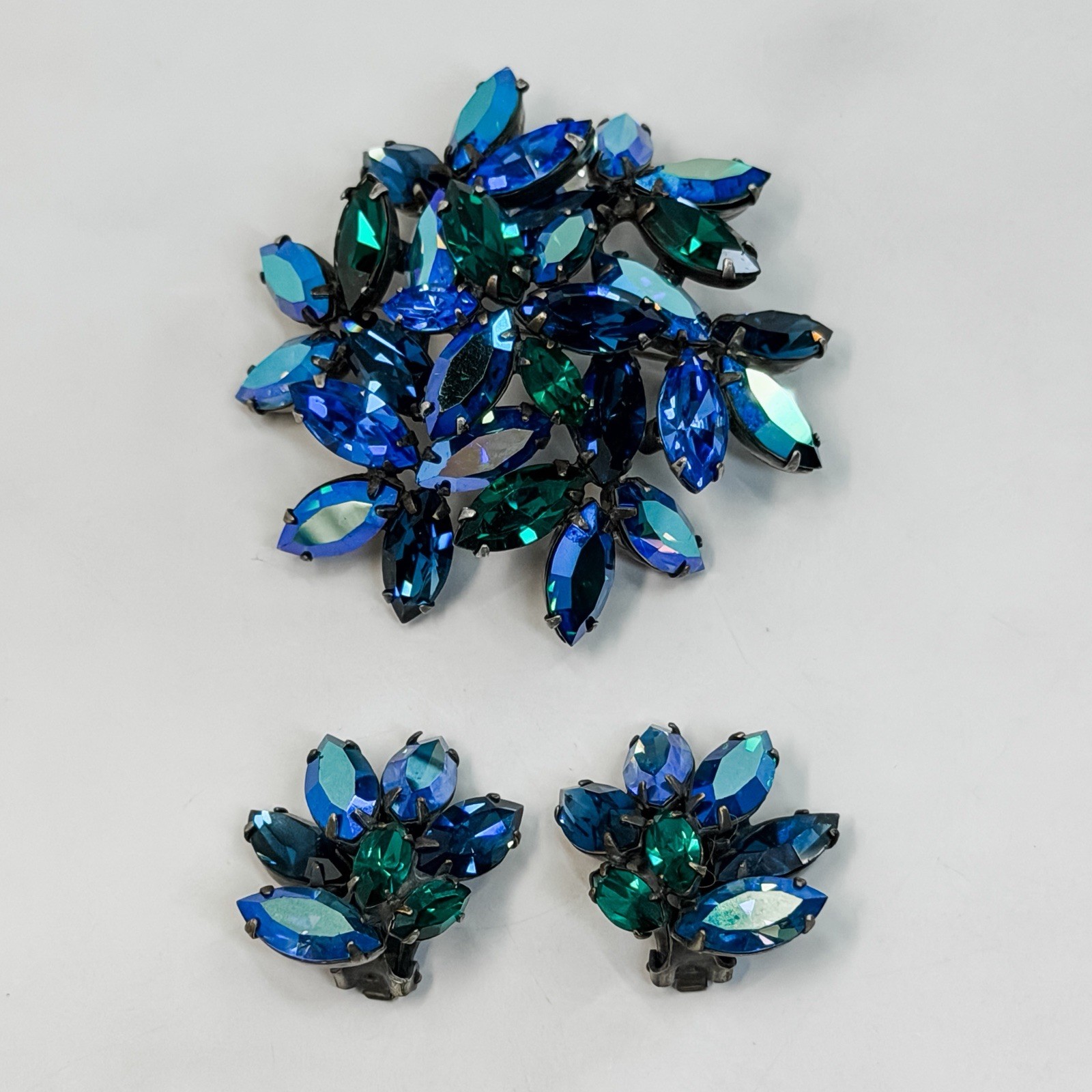 Signed REGENCY Electric Blue/Green Swirl AB Rhinestone Brooch/Earring Vtg Set
