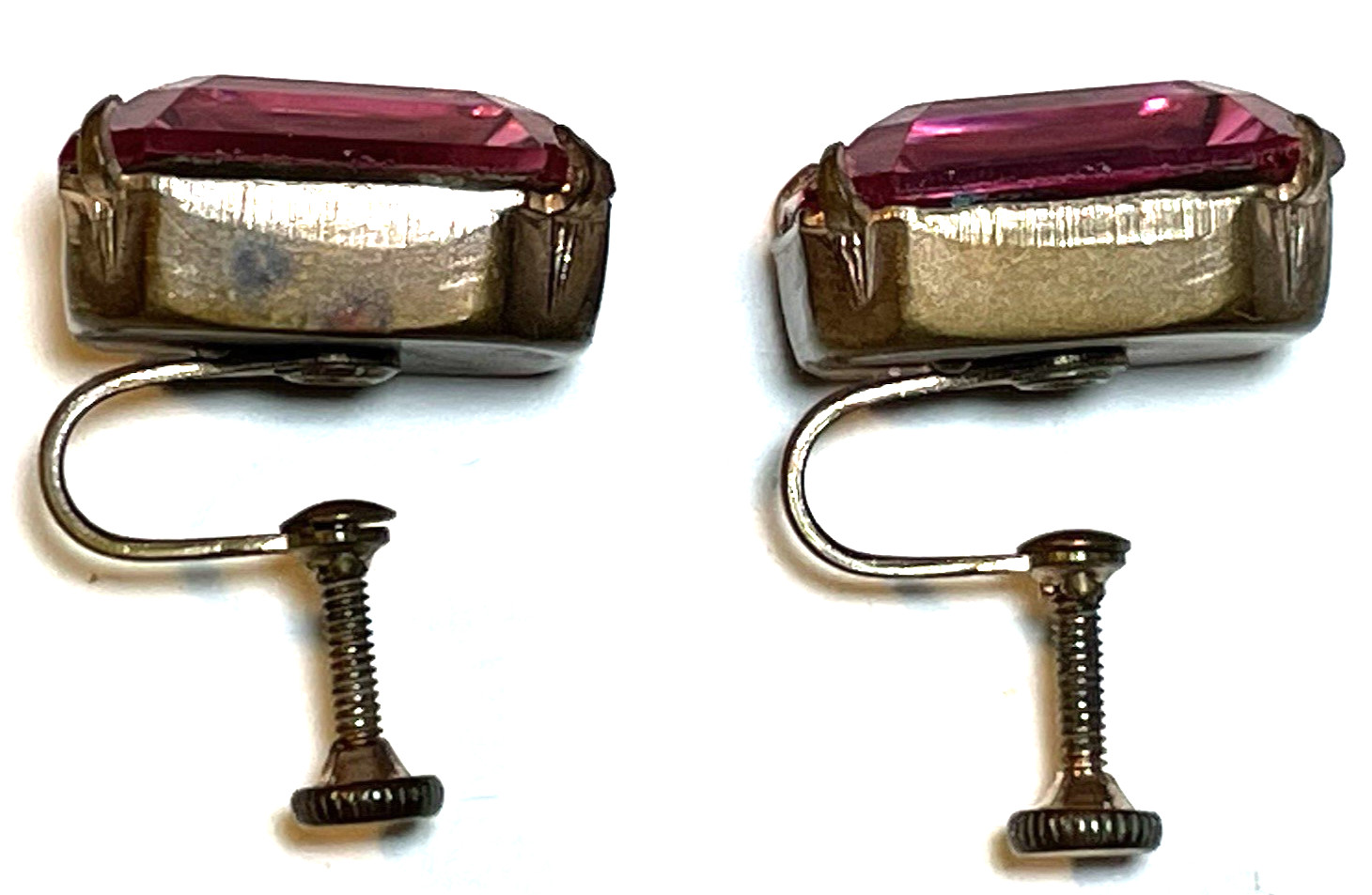 PR VTG LARGE EMERALD CUT BOLD FUCHSIA OR PINK RHINESTONE SCREW BACK EARRINGS