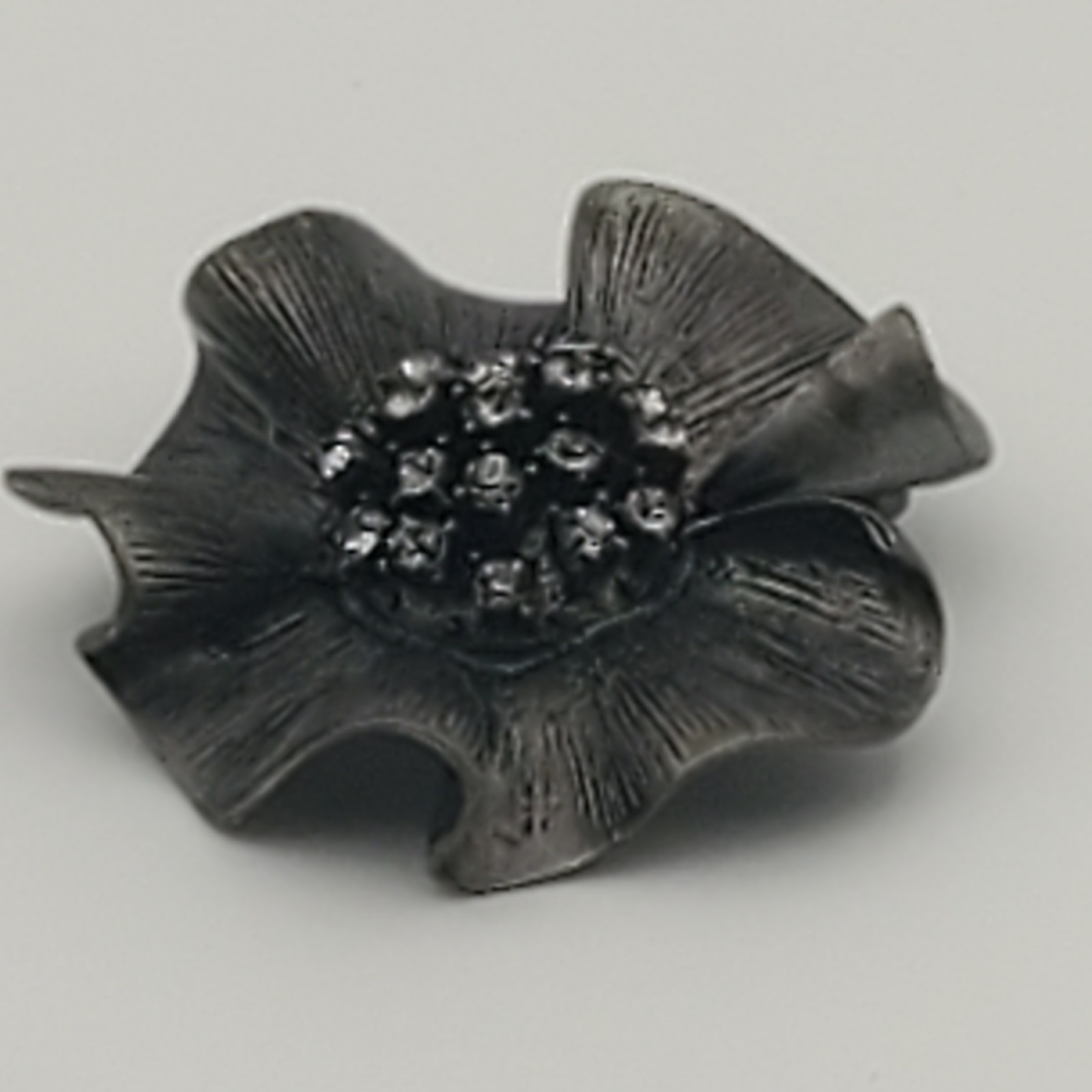 Dark Grey Metal Flower Brooch/Pendant