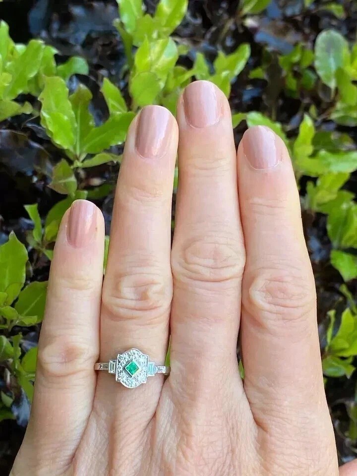 1.5Ct Art Deco Style Lab Created Emerald Wedding Engagement 925 Silver Halo Ring