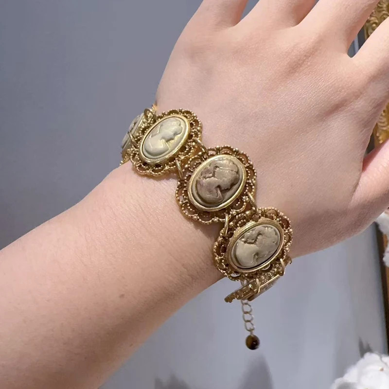 Vintage Cameo Portrait Bracelet Retro Gold Color Hollow Charm Bangle for Women