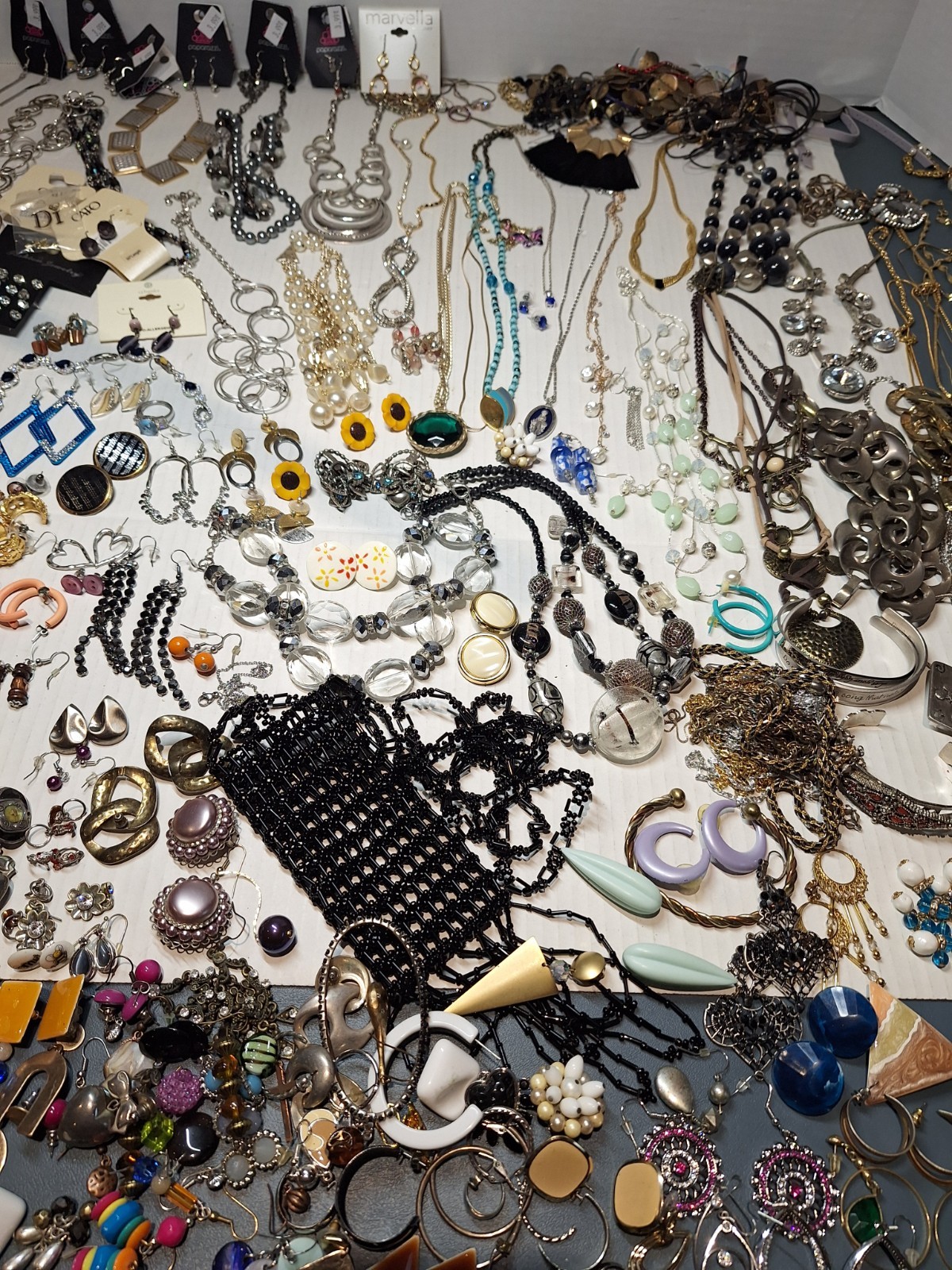 Wearable Costume Jewelry Lot, Over 200 Pieces! Large Lot! Vintage And Modern