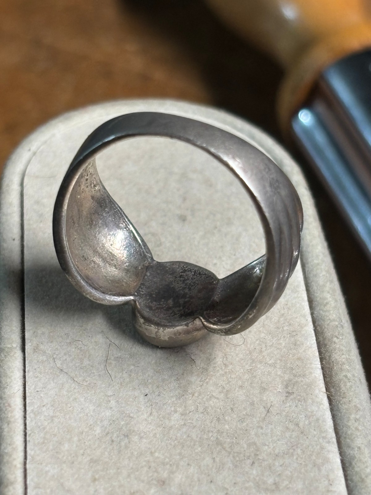 HELEN ANDREWS Vtg HAN THAI 925 Sterling Silver sz 8.5 RING Black Onyx Cabochon
