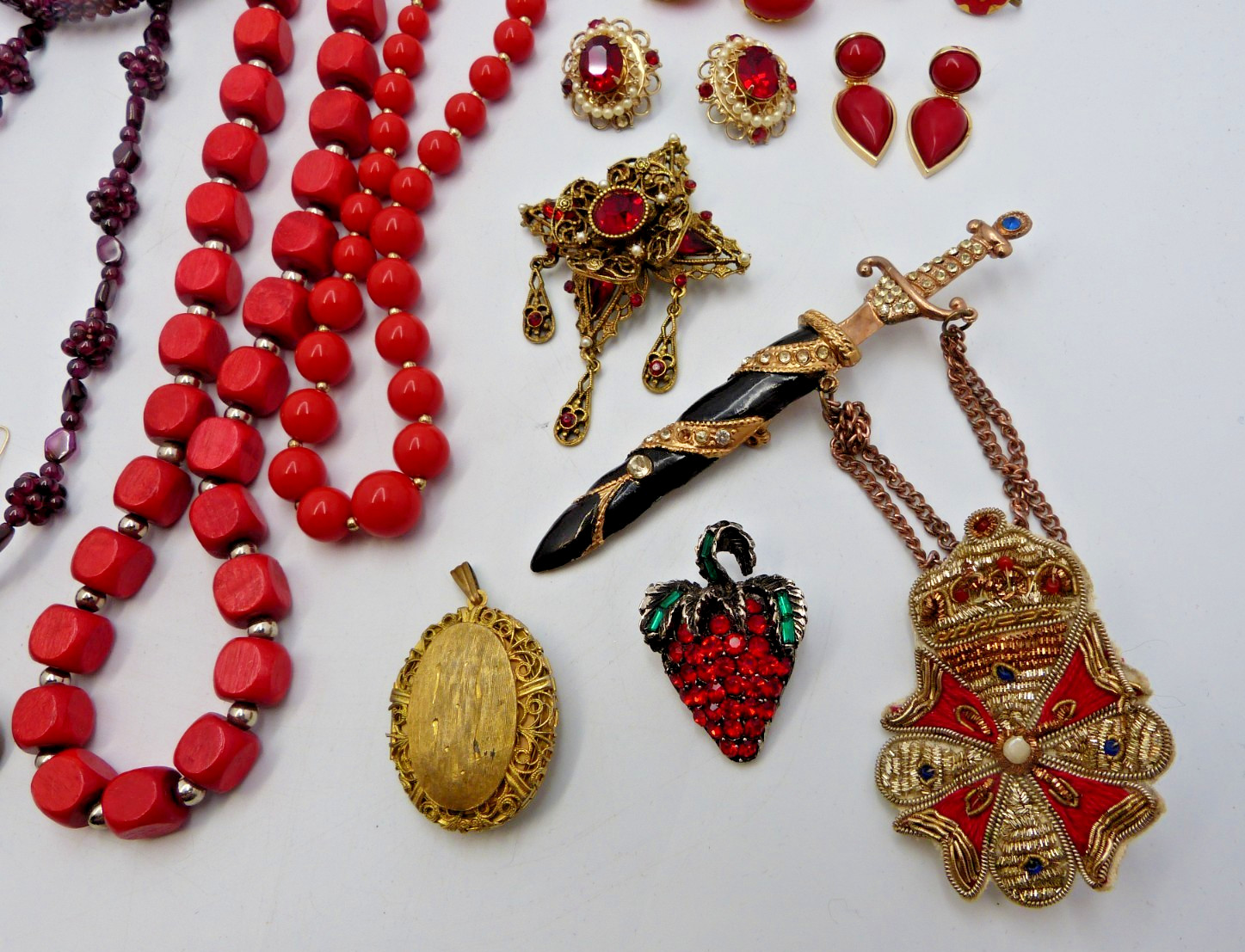 VINTAGE Red Jewelry Lot 17 Pcs 12oz Garnet Set Rhinestone Brooch Movie Prop