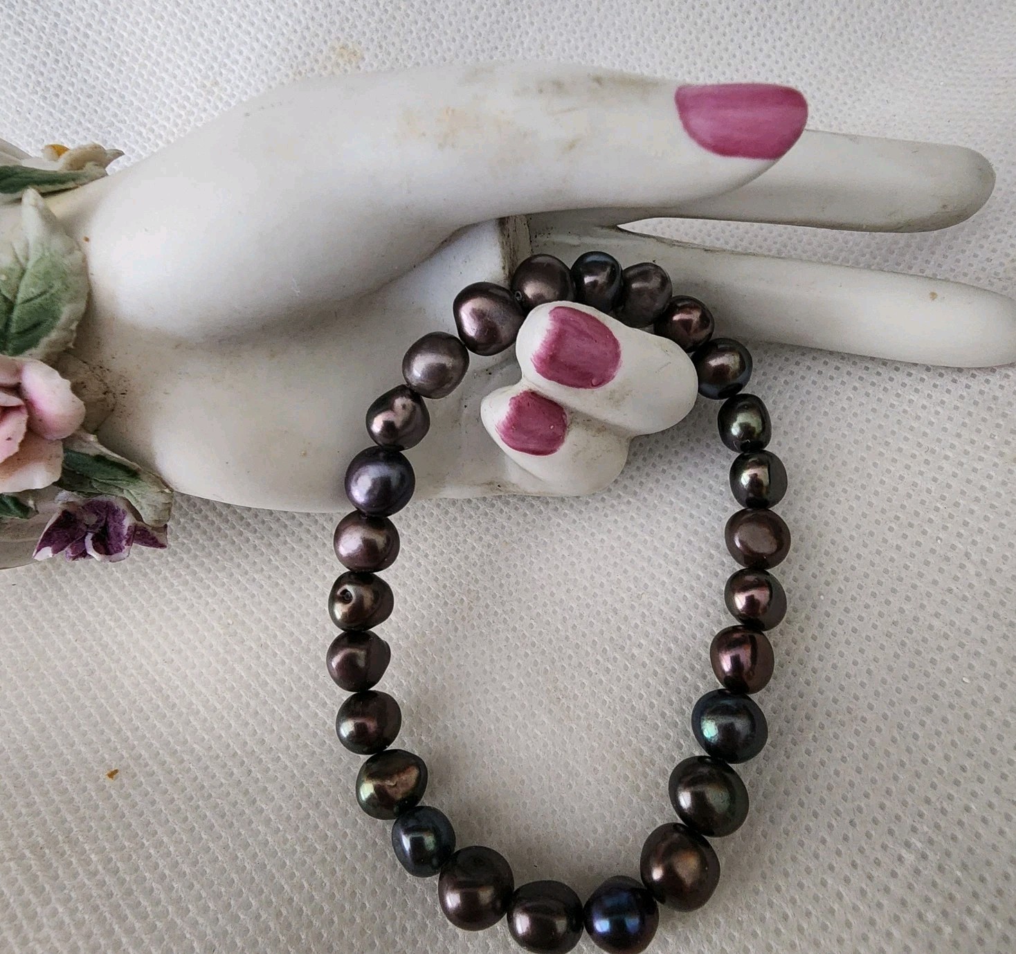 LUMINOUS PEARL BRACELET W./SHADES OF PURPLE, GREEN, BLUE & LAVENDER (Stretch)
