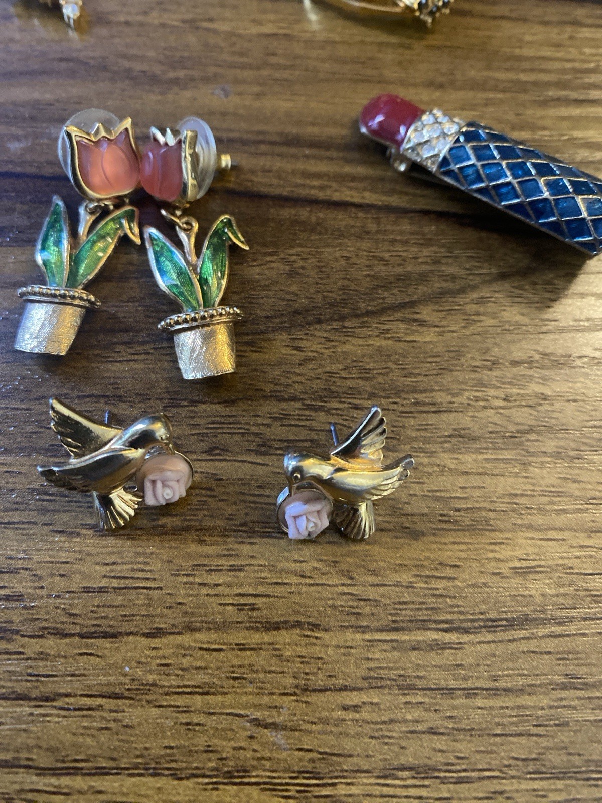 Avon 13 Pieces And 1928 3 Pieces 1 Unknown 17 Pieces Total