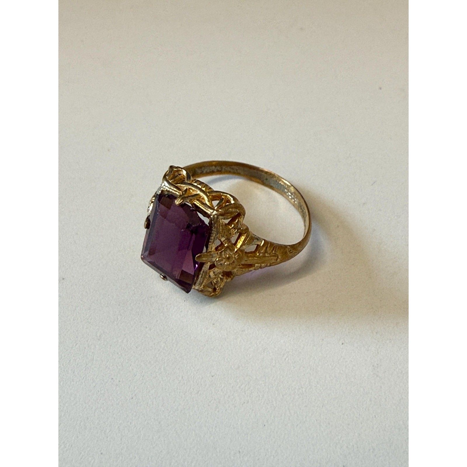 Vintage Uncas Glass Ring Gold Plated Brass Mounted w Glass Stone Filigree