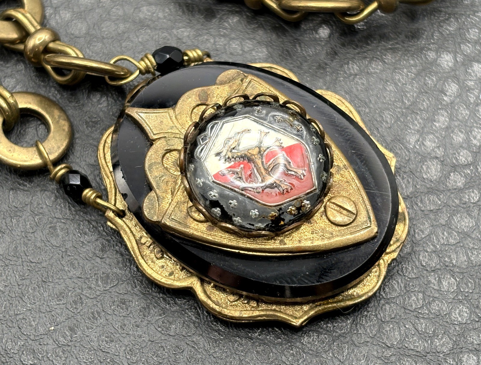 Vintage Heraldic Lion Cameo Chunky Victorian Revival Pendant Chain Necklace 19”