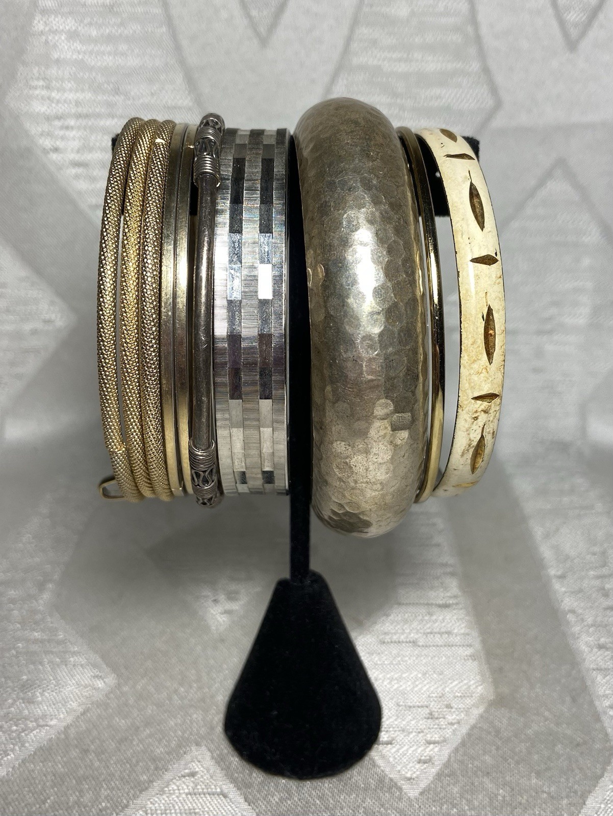 Vintage Mixed Metal Bangle Bracelet Lot – Gold Silver Hammered Stackable Bundle