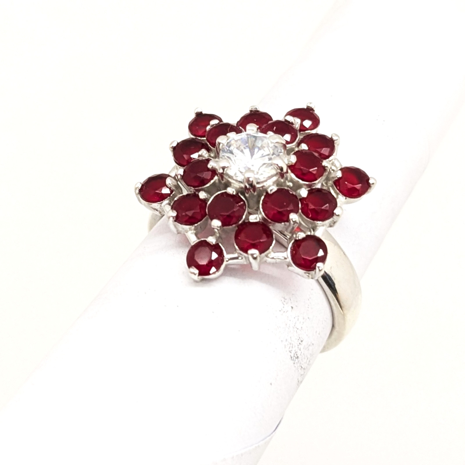 Vintage Luxury RING Sterling Silver 925 with Bright Stones -size: 7.5 (18mm) #68