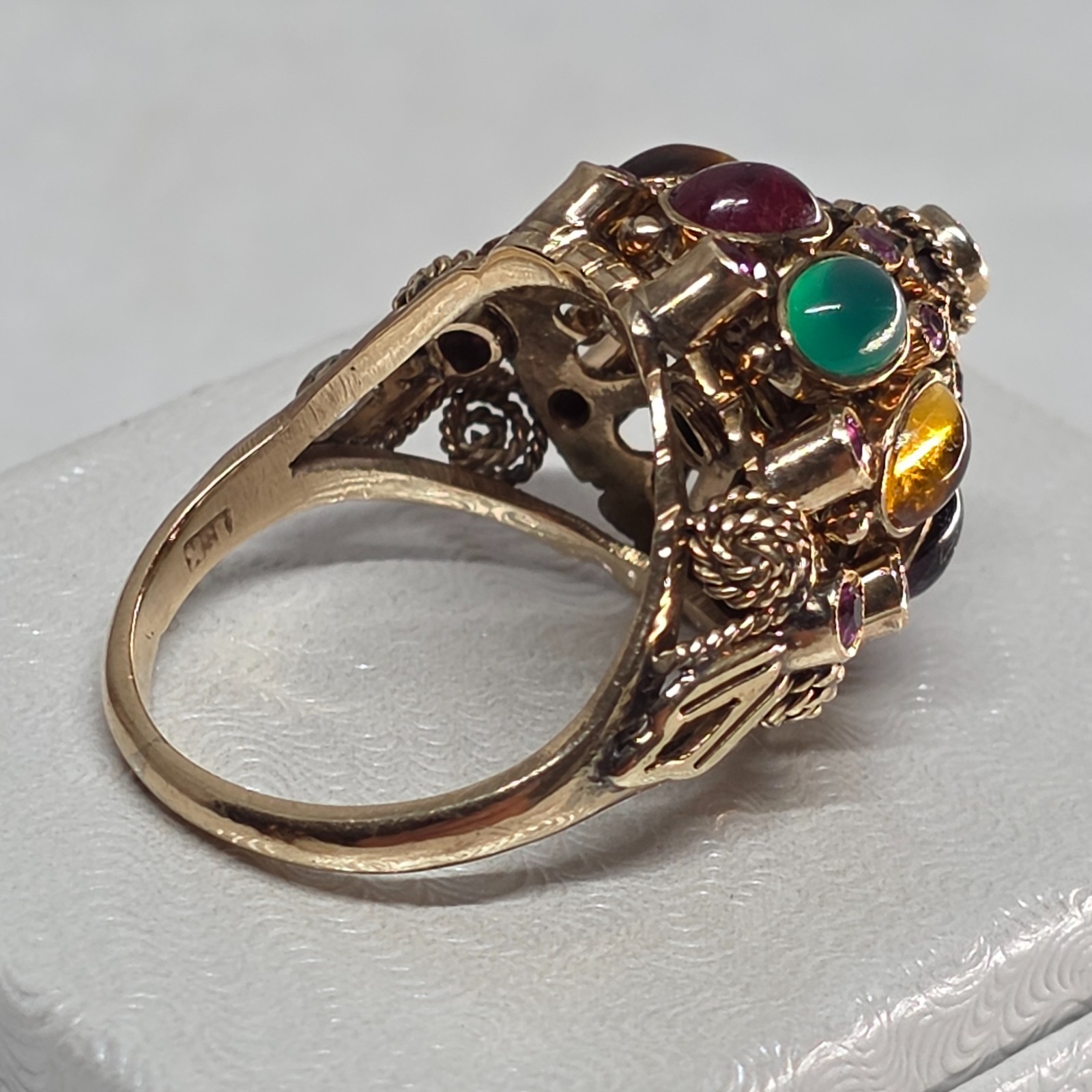 Vintage Thai Princess Harem Ring 18K Gold Multi Gem Cabochon 6.8g Sz 7.75