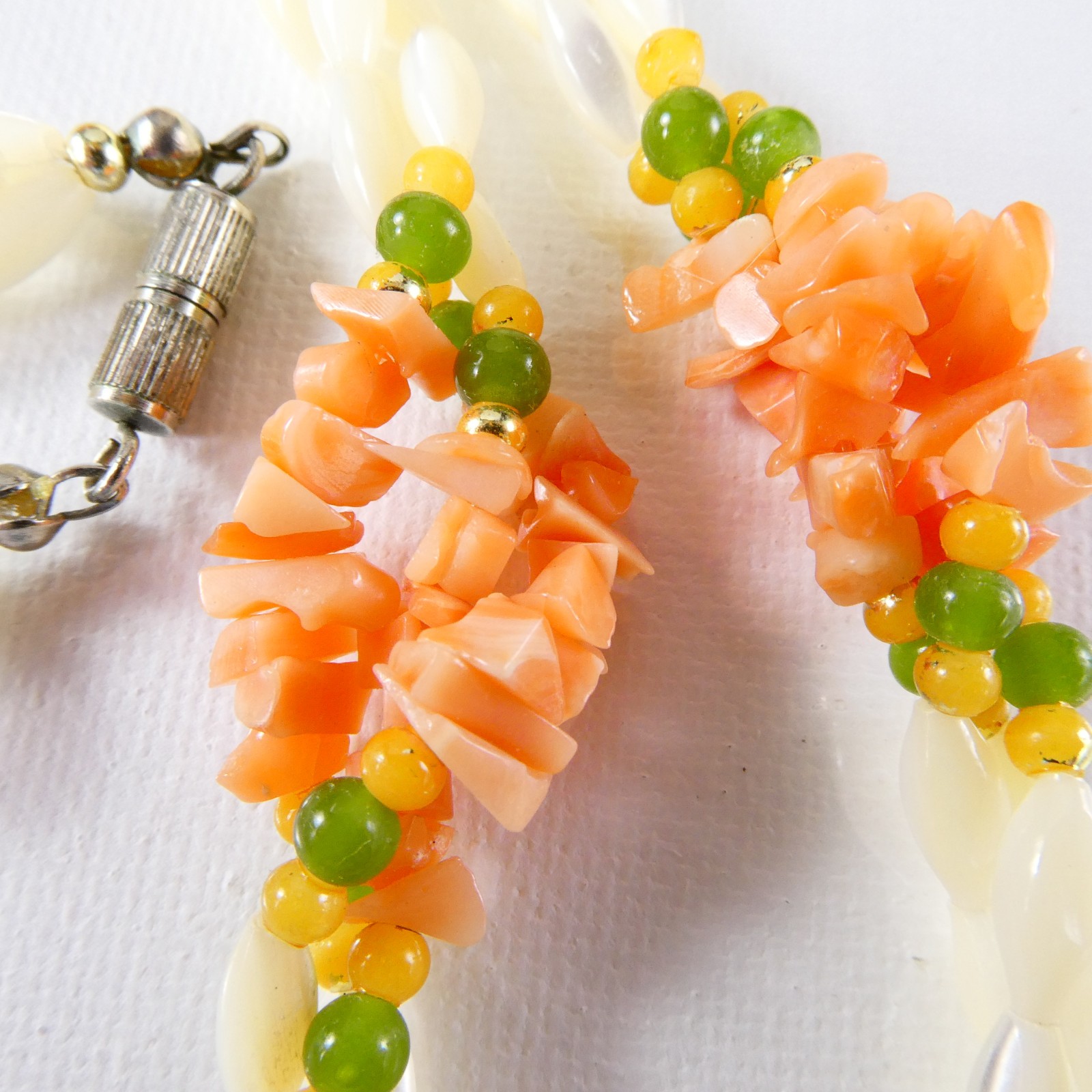 Lovely Freshwater Rice Pearls Necklace Coral Chips Jade Accent Beads Elegant