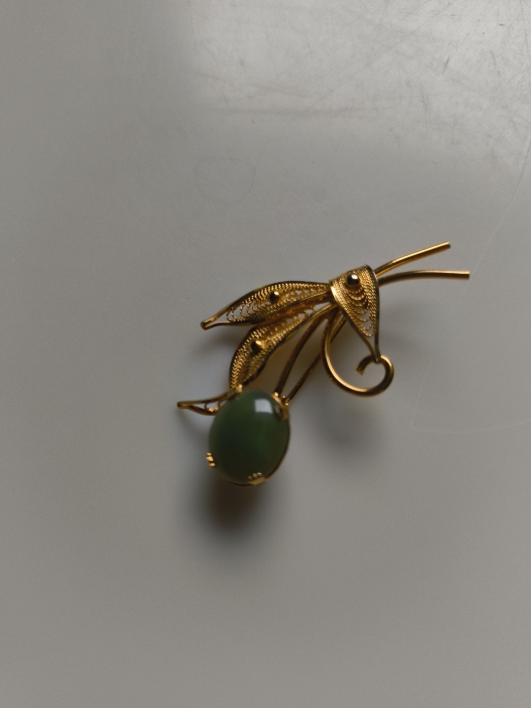 Green Jade With Gold Filled Filigree Leaves In A Floral Design Pin #0130
