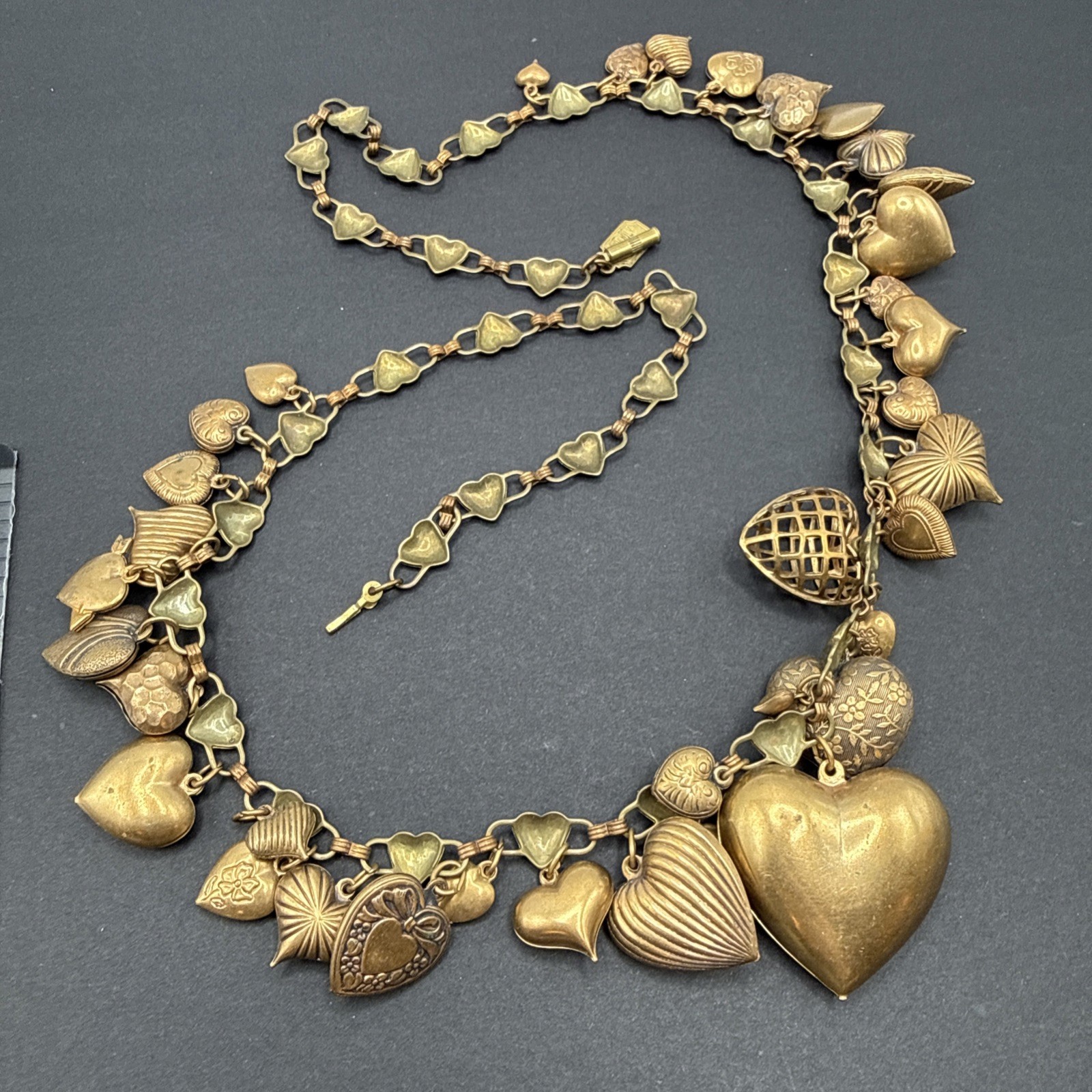 Pididdley Links Signed Loaded Heart Charm Necklace Gold Tone 24” C81