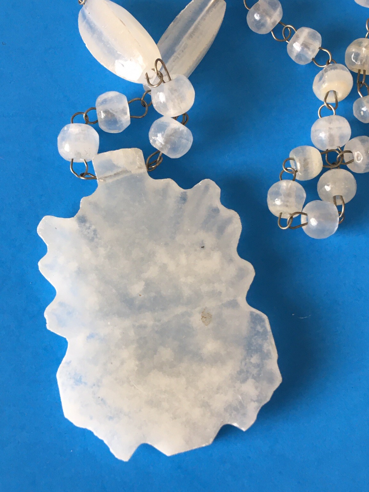 Vintage WHITE BLEACHED MEXICAN ONIX Carved NECKLACE Beaded TRIBAL Slip On 24″