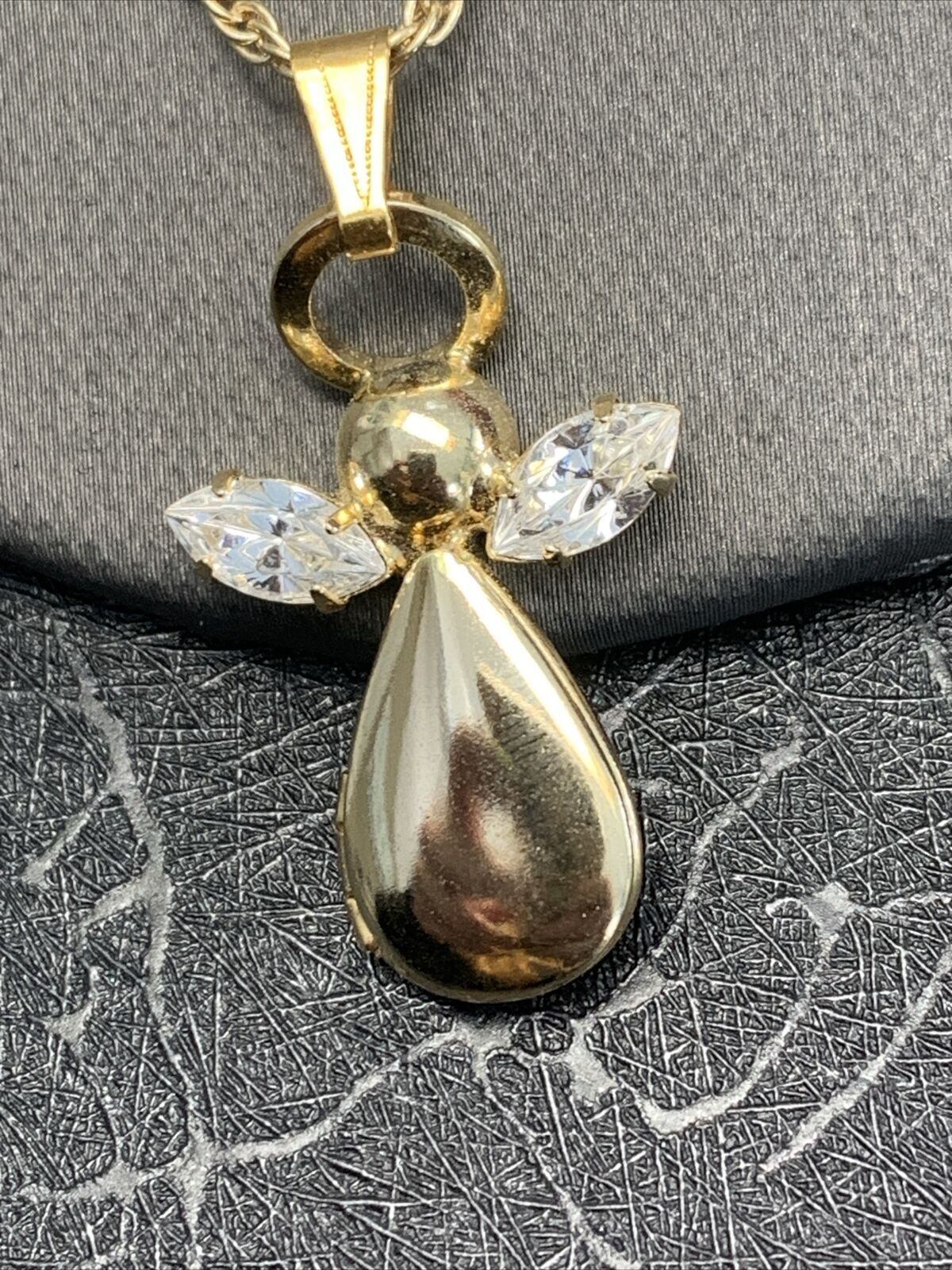 Vintage Angel Picture Locket Cubic Zirconia Pendant Necklace 18 Inches
